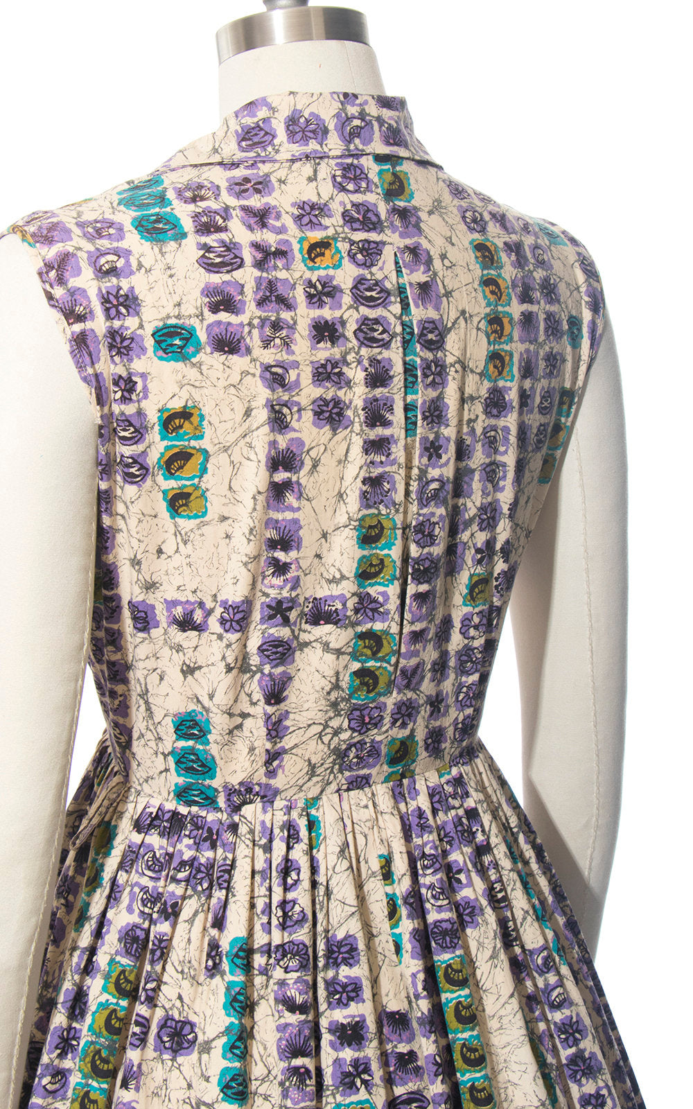 Vintage 1950s Dress | 50s MODE O' DAY Floral Batik Printed Cotton Sundress Shirtwaist Sleeveless Day Dress (medium)