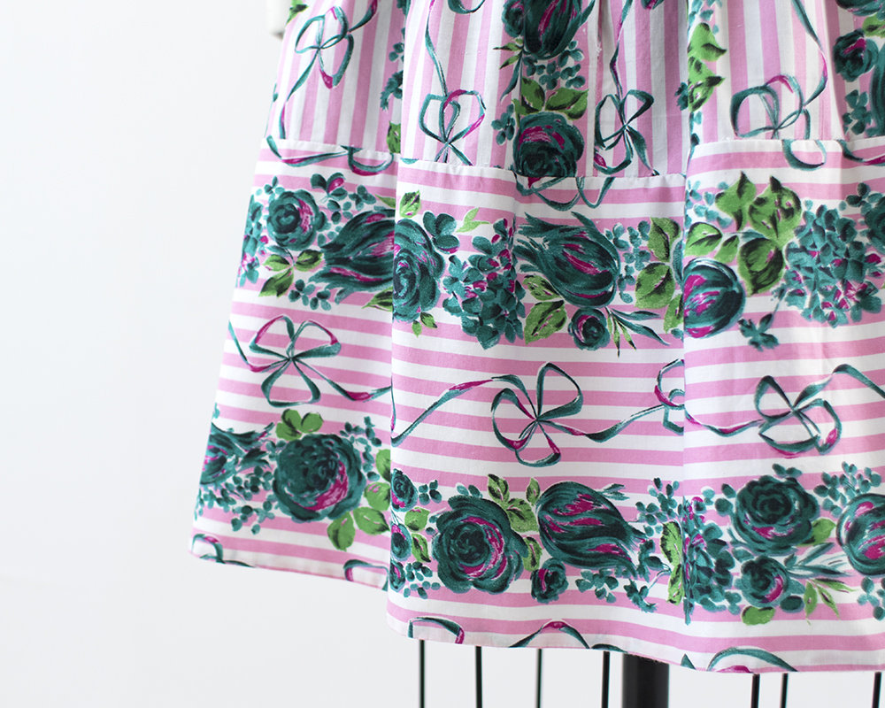 Vintage 1950s Dress | 50s Floral Striped Bow Print Cotton Sundress Pink Blue Shirtwaist Day Dress (small)