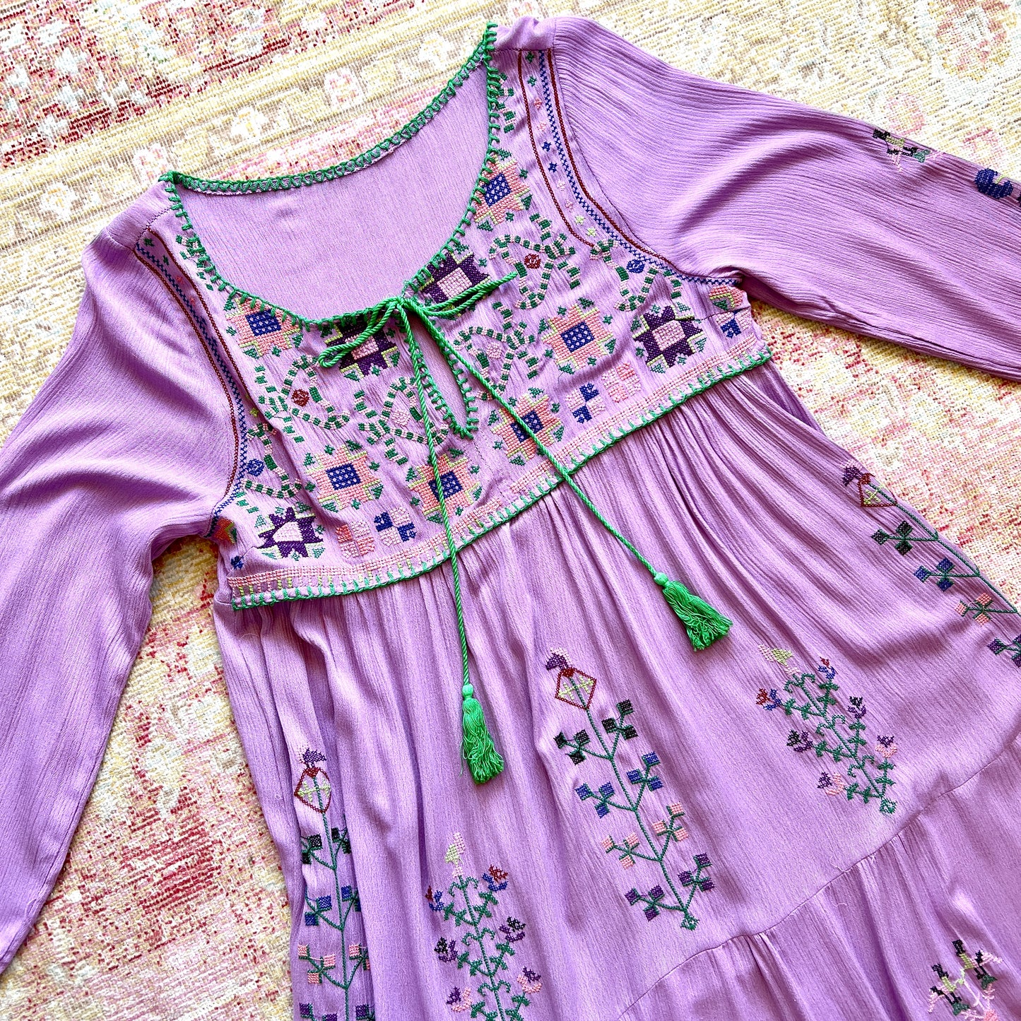 [AS-IS] Modern 1970s Style Embroidered Maxi Dress | small/medium