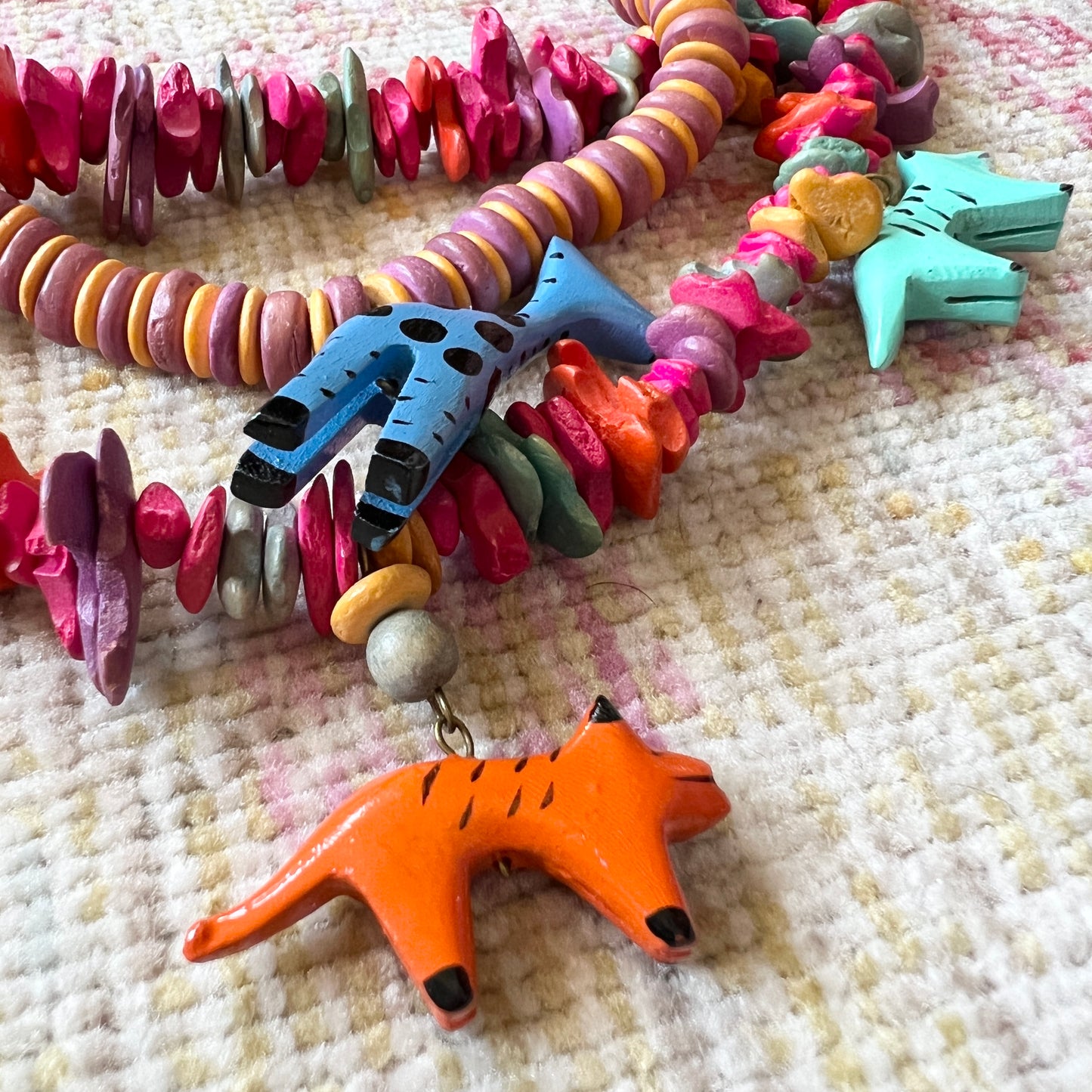 [AS-IS] 1980s Wood Beaded Animal Necklace