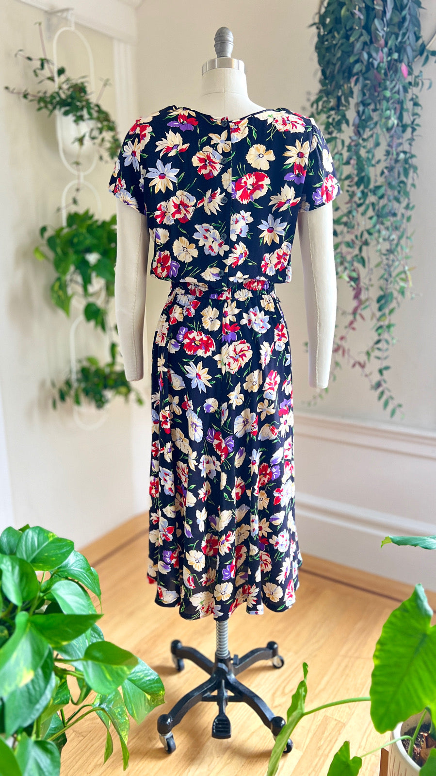 1980s does 1940s Floral Rayon Dress | small/medium/large