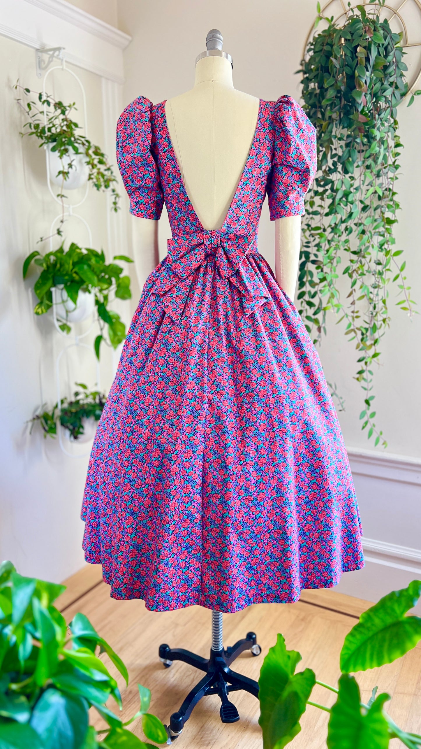 1980s LAURA ASHLEY Floral Dress | x-small/small