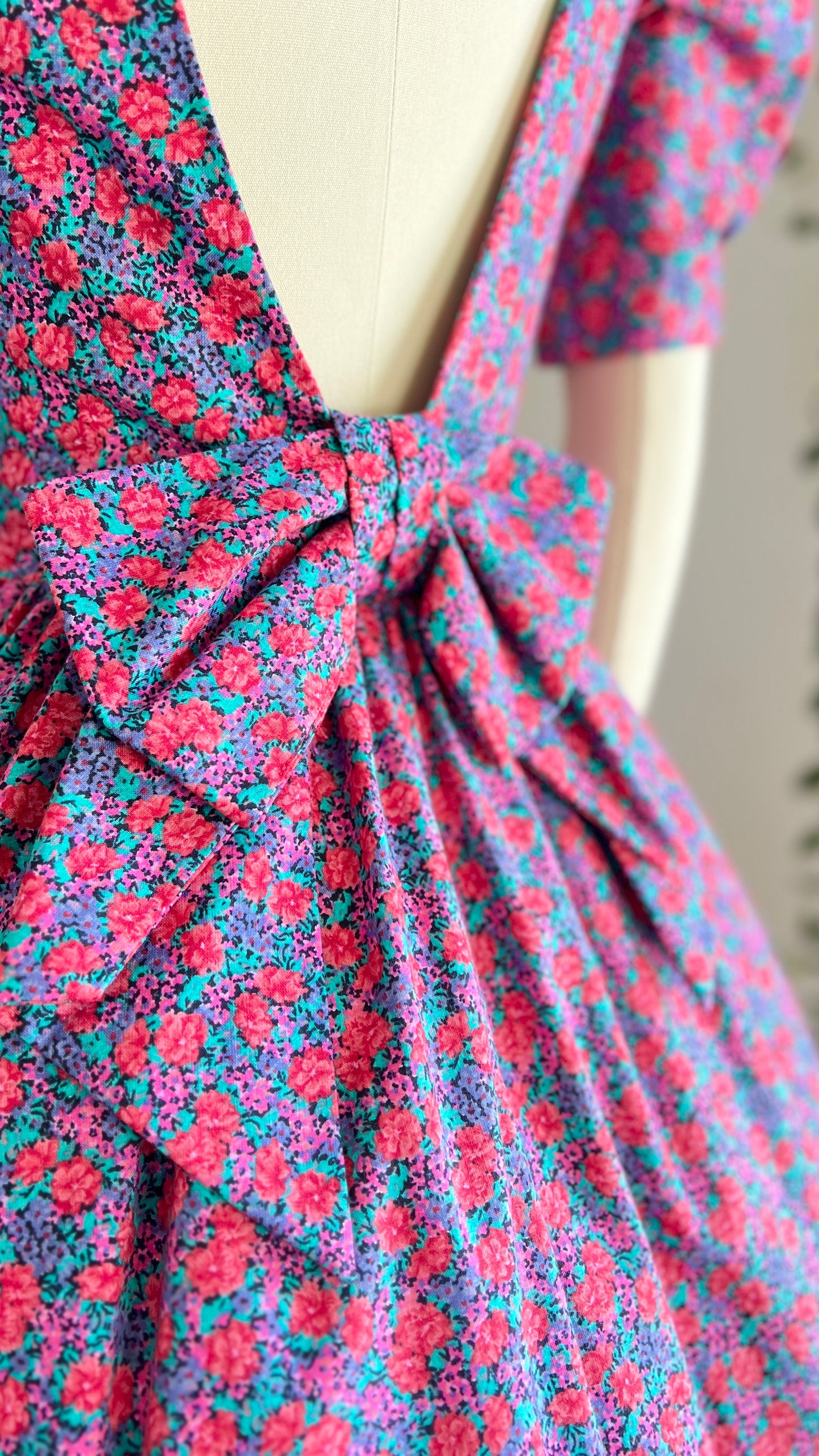 1980s LAURA ASHLEY Floral Dress | x-small/small