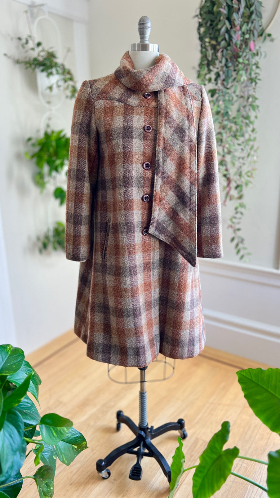 1970s Checkered Wool Coat with Attached Scarf | large