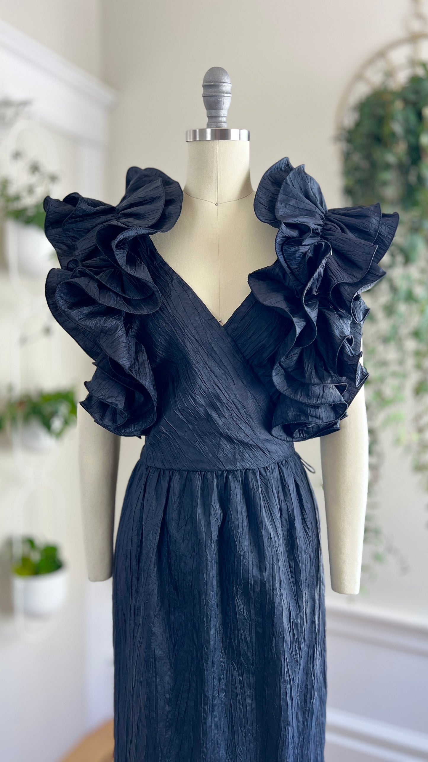 1980s Lace-Up Ruffled Dress | small
