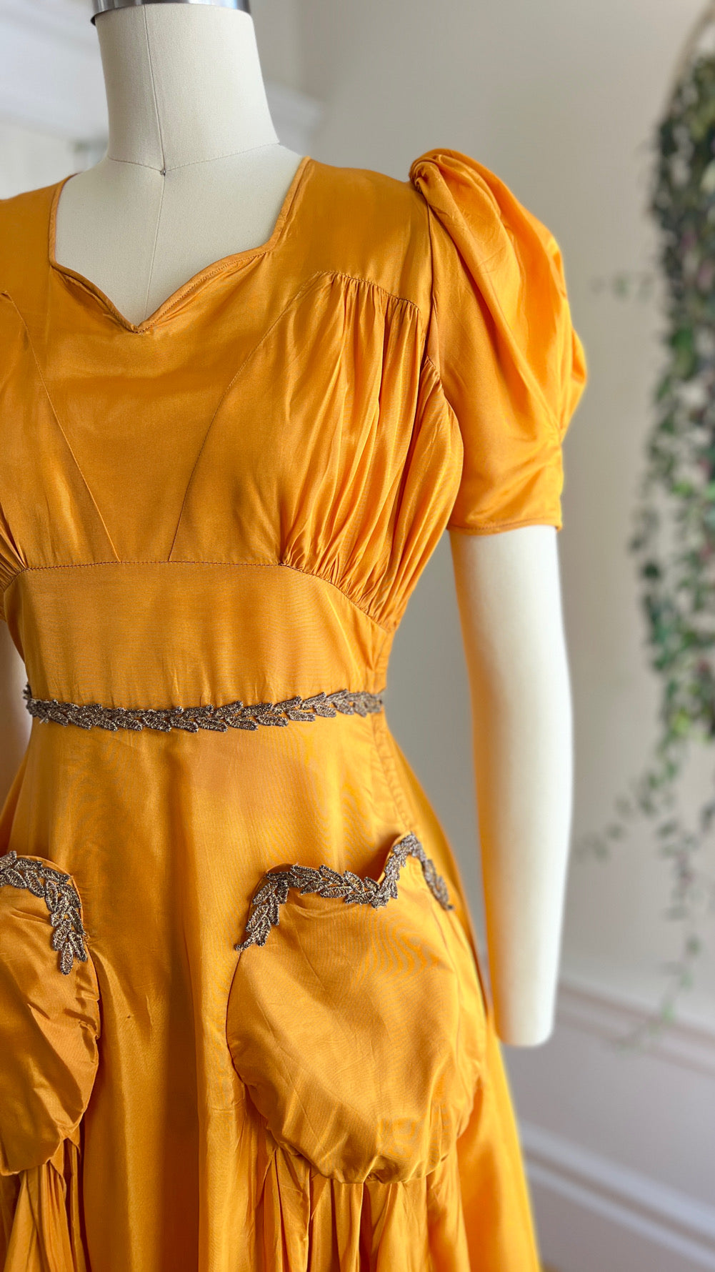 1940s Golden Sweetheart Gown | x-small