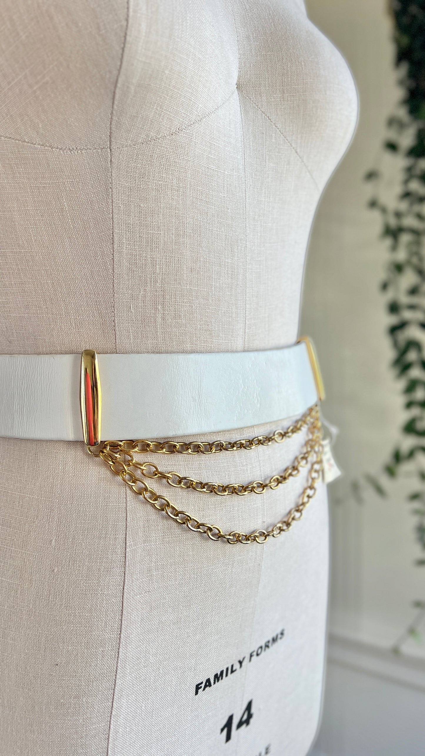 1980s DEADSTOCK Leather Chain Belt | large/x-large