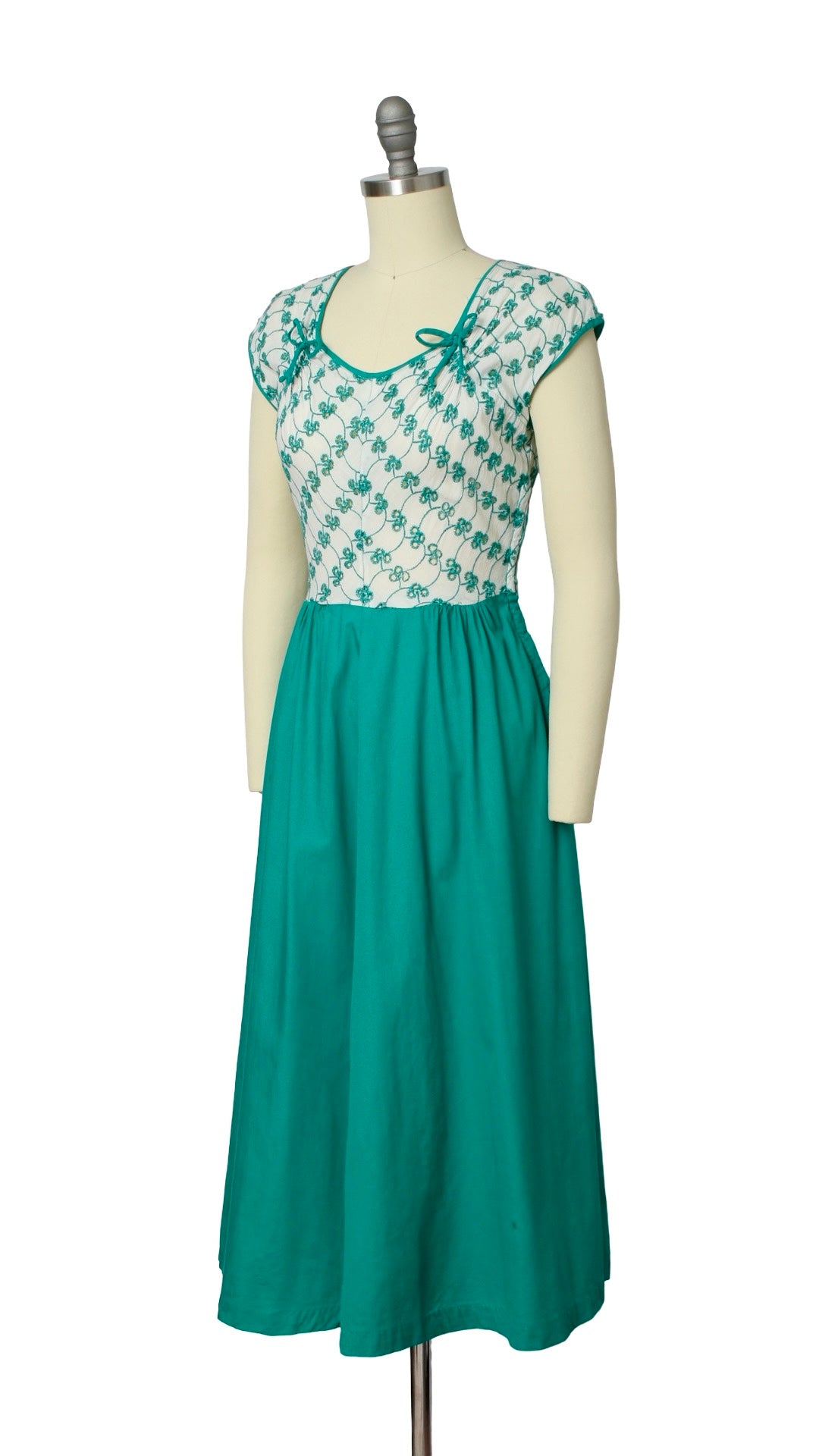 NEW | 1940s Green Eyelet Cotton Day Dress | x-smalll/small