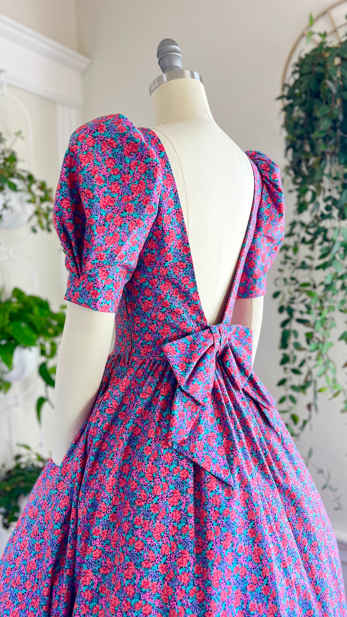 1980s LAURA ASHLEY Floral Dress | x-small/small