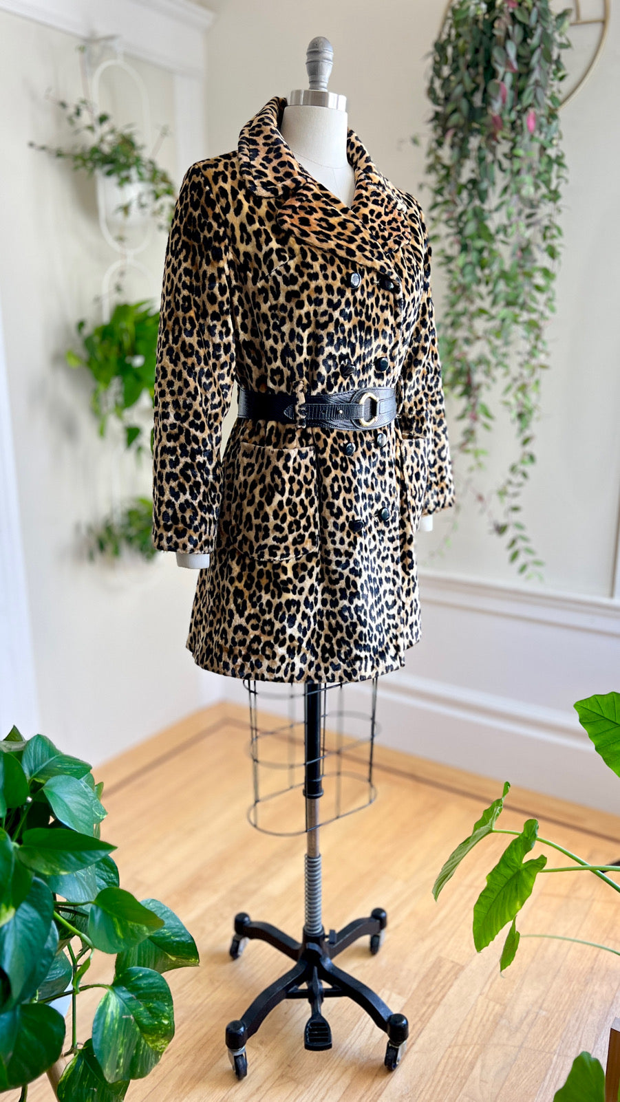 Vintage 1960s 1970s Leopard Print Faux Fur Coat | medium/large