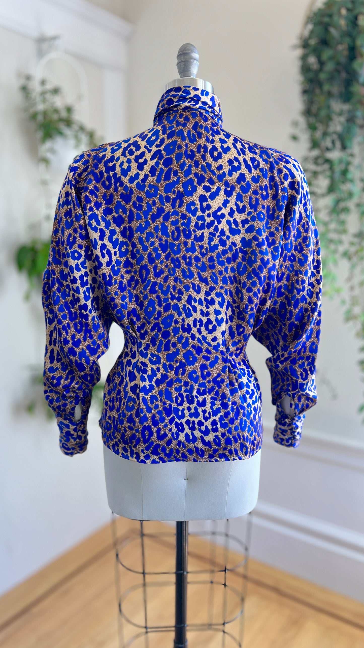 1980s Blue Leopard Print Blouse | medium/large