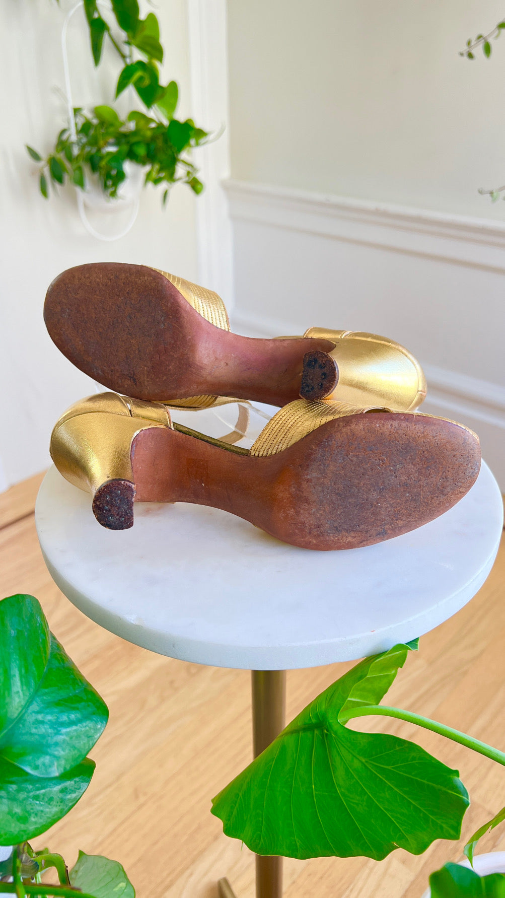 1930s Gold Leather Heels | size US 5