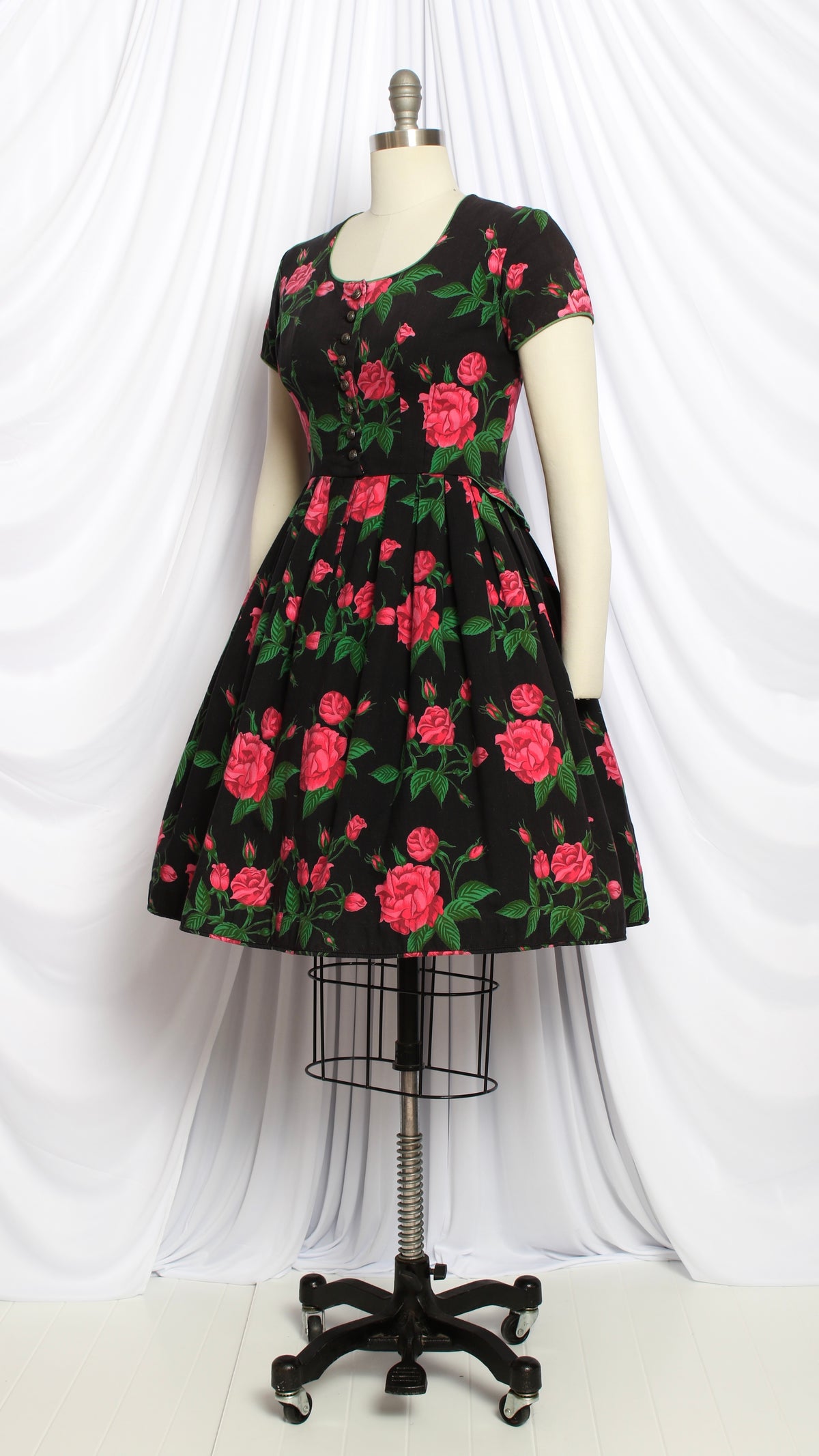 NEW | 1970s Pink Rose Dirndl Dress | small