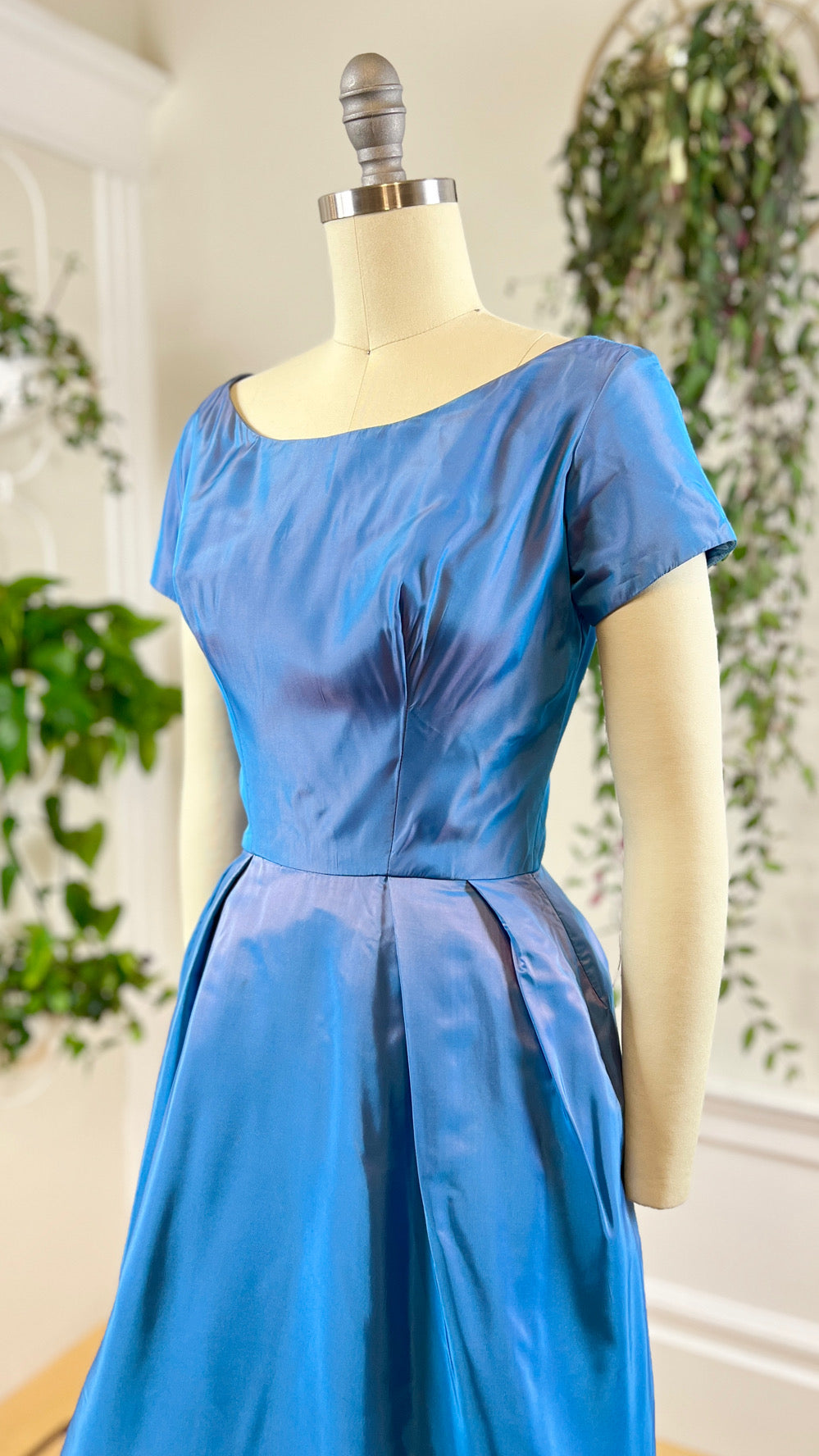 1950s Iridescent Taffeta Party Dress | x-small/small