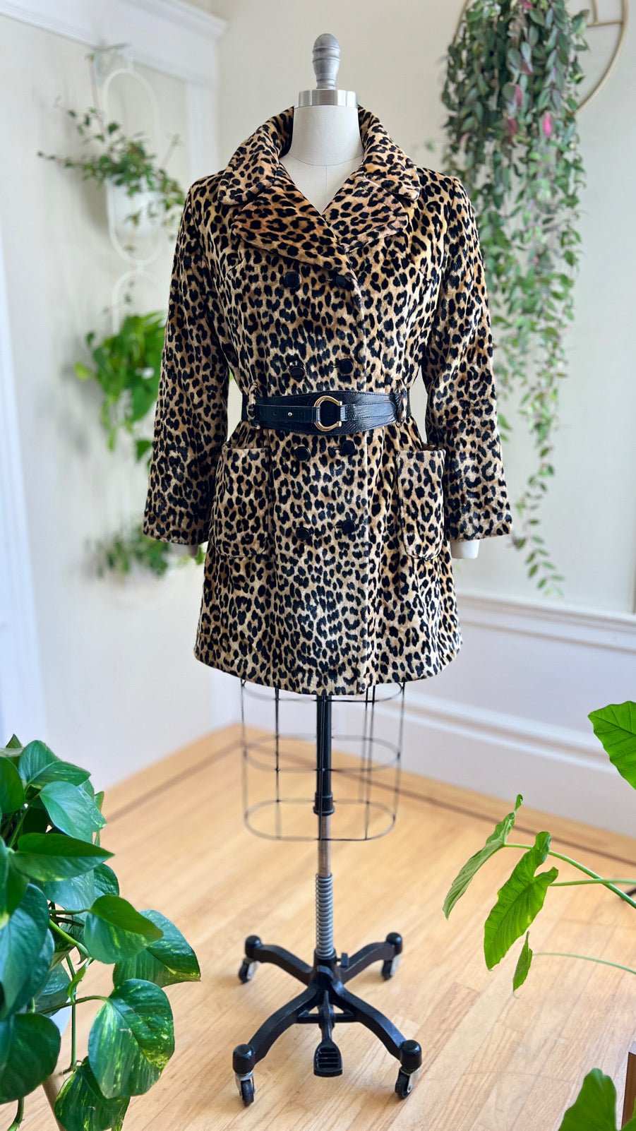 Vintage 1960s 1970s Leopard Print Faux Fur Coat | medium/large