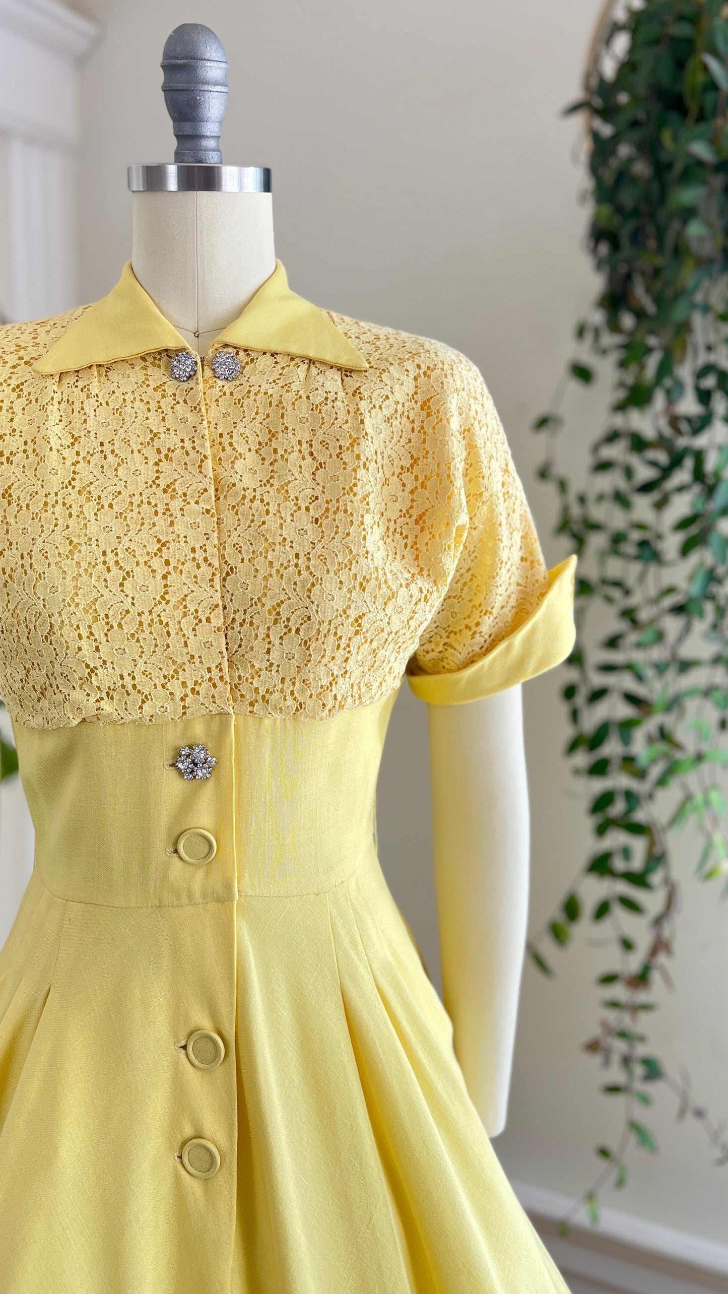 1950s Linen & Lace Dress | x-small/small