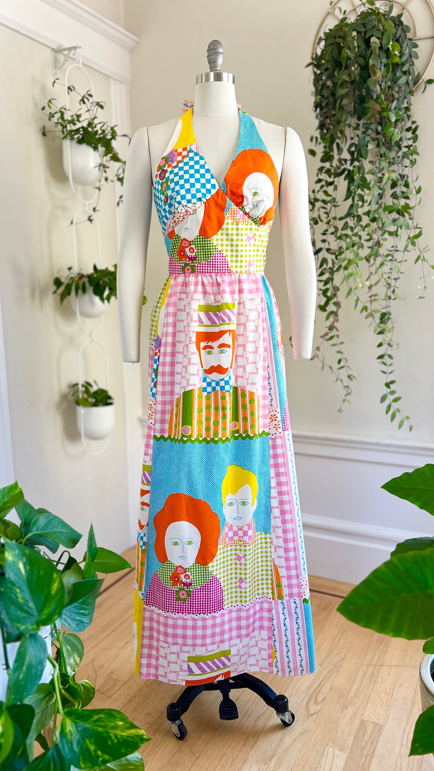 1970s Op Art Novelty Print Maxi Dress | medium