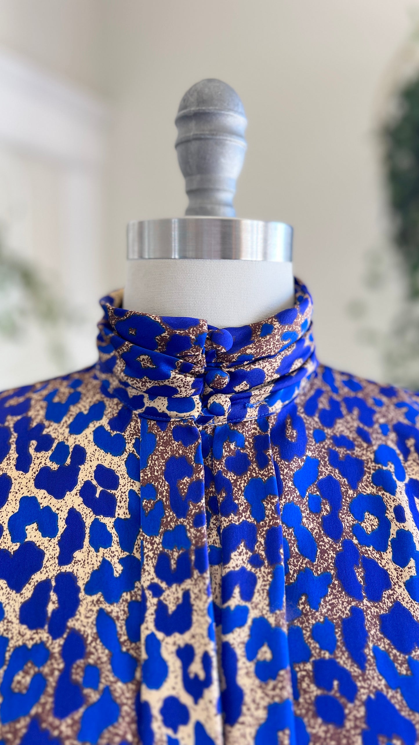 1980s Blue Leopard Print Blouse | medium/large