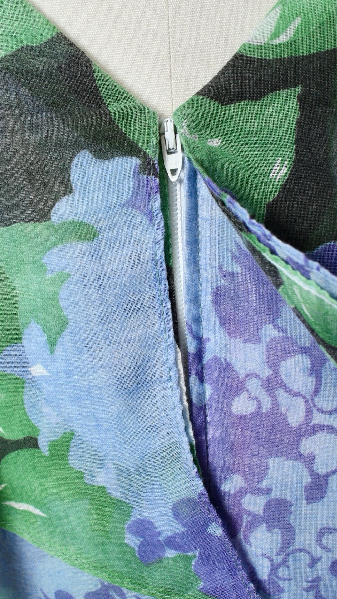 NEW | 1970s Calla Lily Floral Dress | small