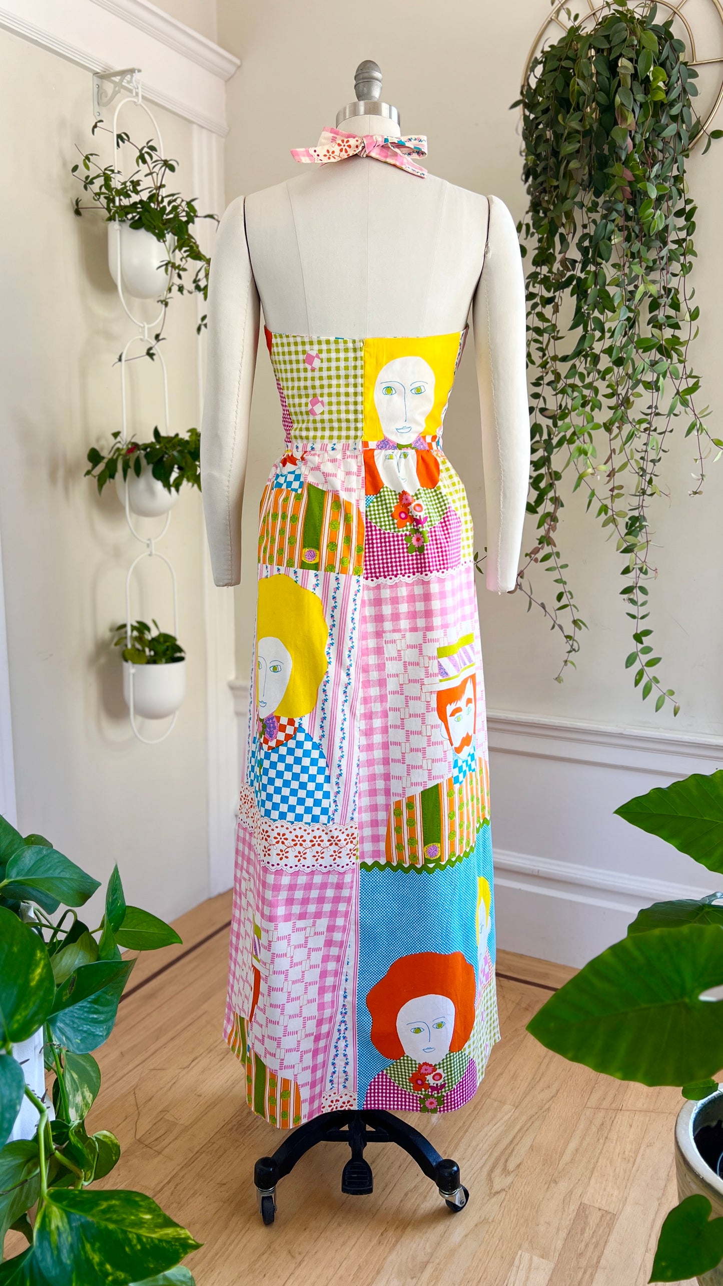 1970s Op Art Novelty Print Maxi Dress | medium