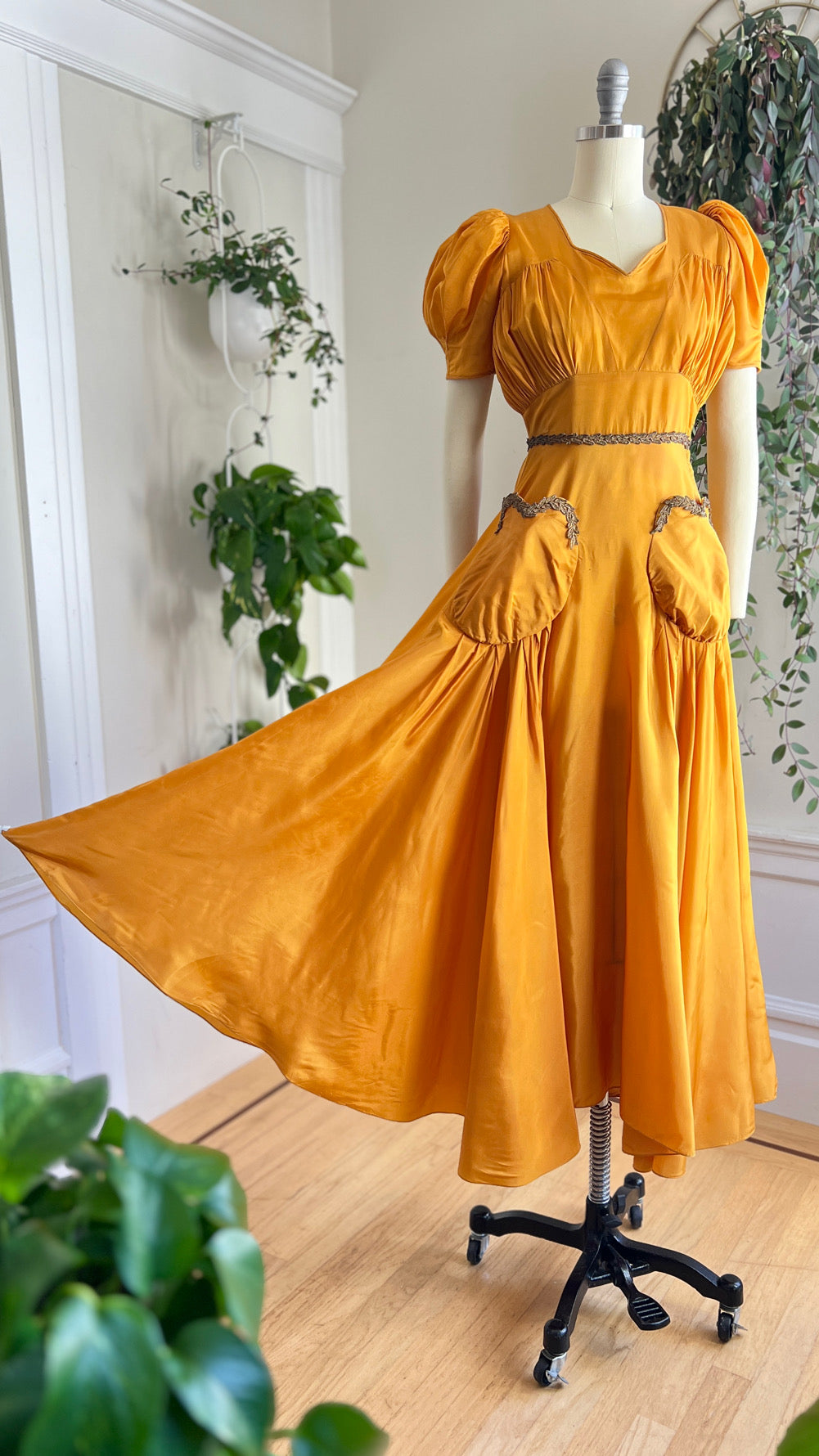 1940s Golden Sweetheart Gown | x-small