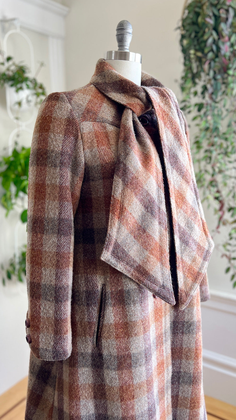 1970s Checkered Wool Coat with Attached Scarf | large