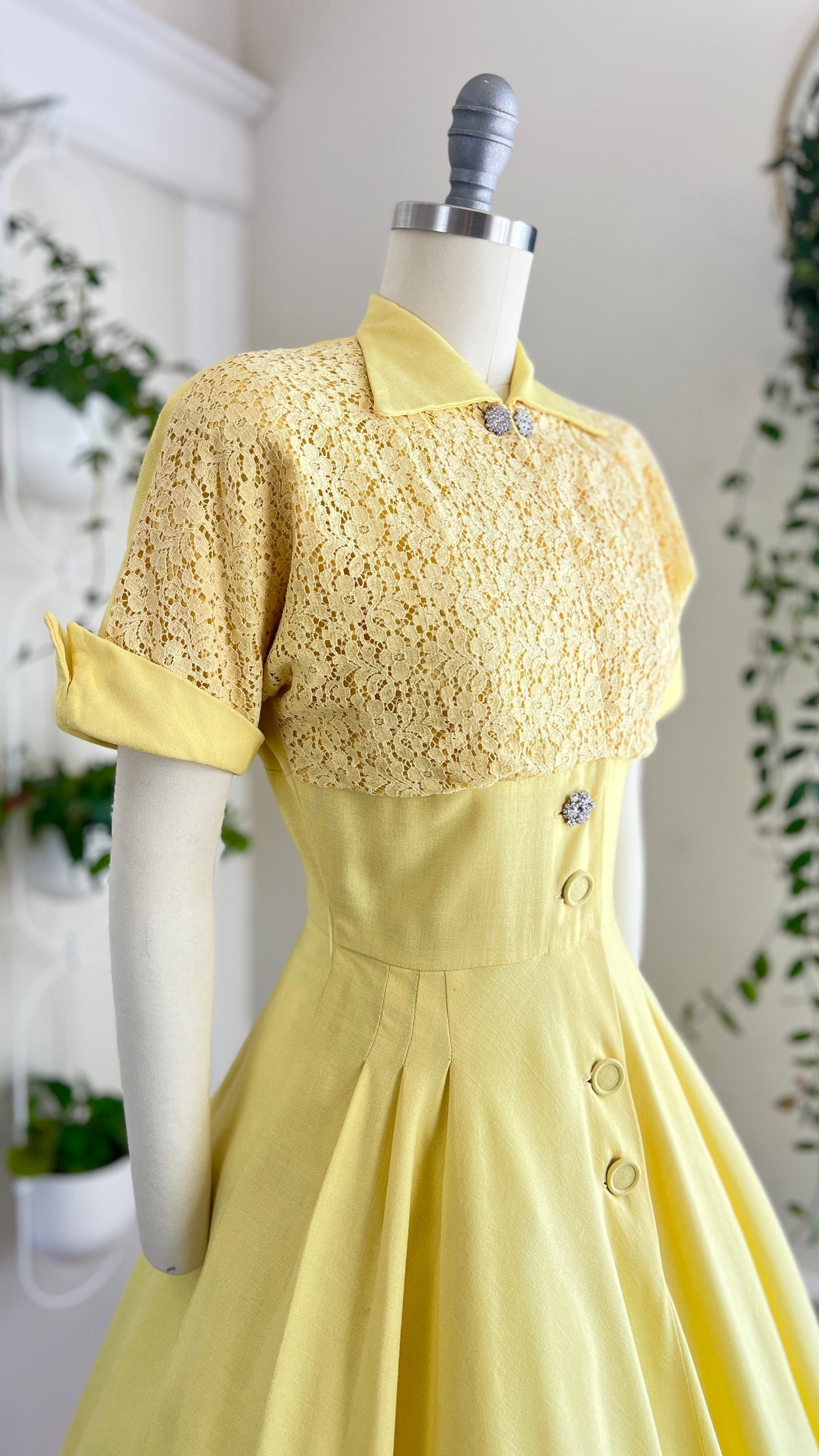 1950s Linen & Lace Dress | x-small/small