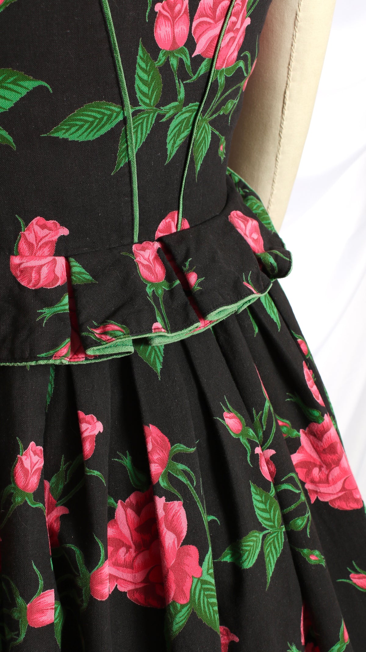 NEW | 1970s Pink Rose Dirndl Dress | small