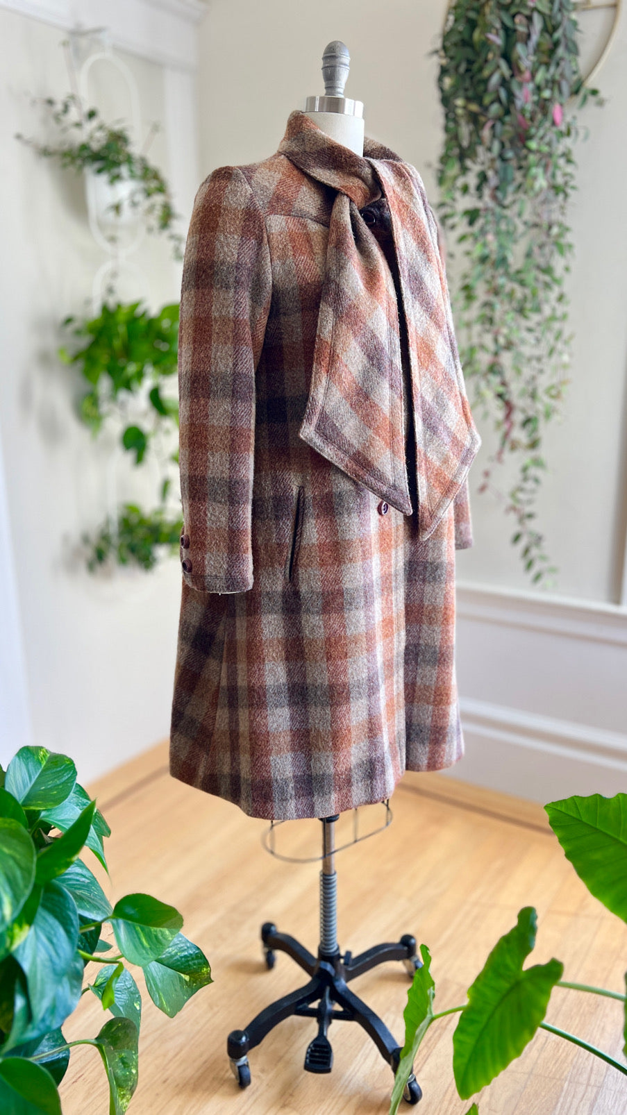 1970s Checkered Wool Coat with Attached Scarf | large