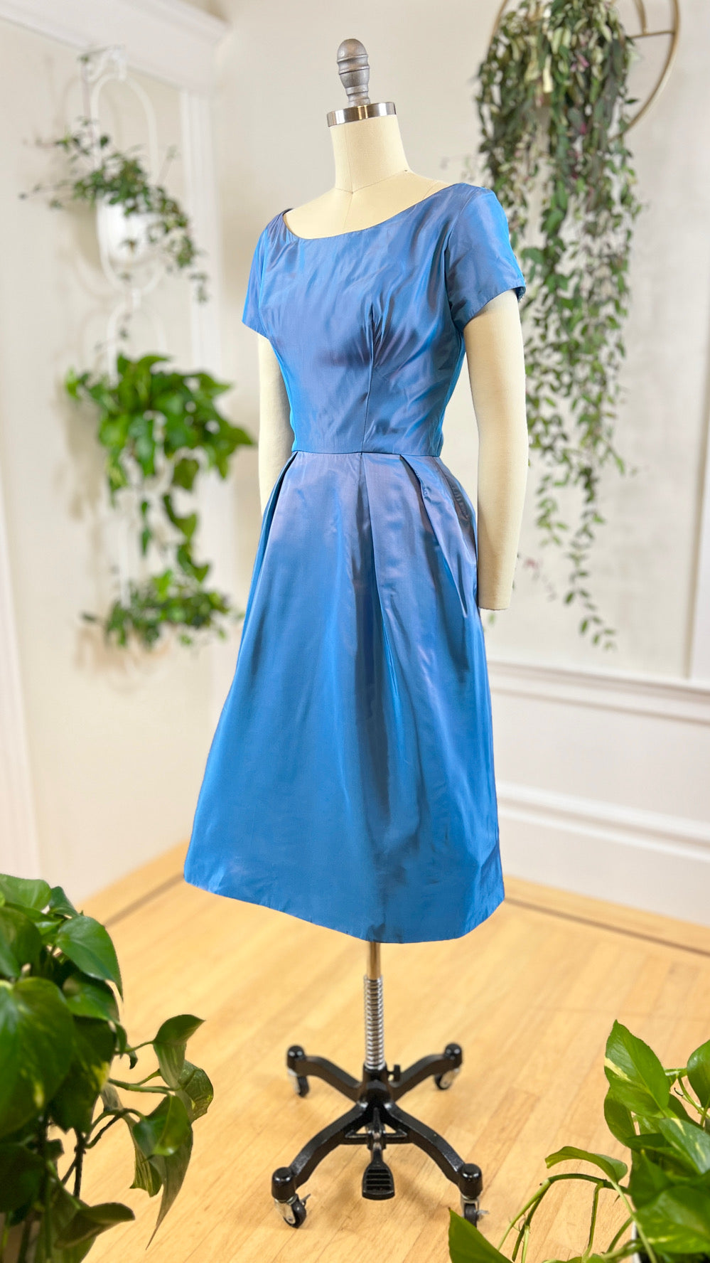 1950s Iridescent Taffeta Party Dress | x-small/small