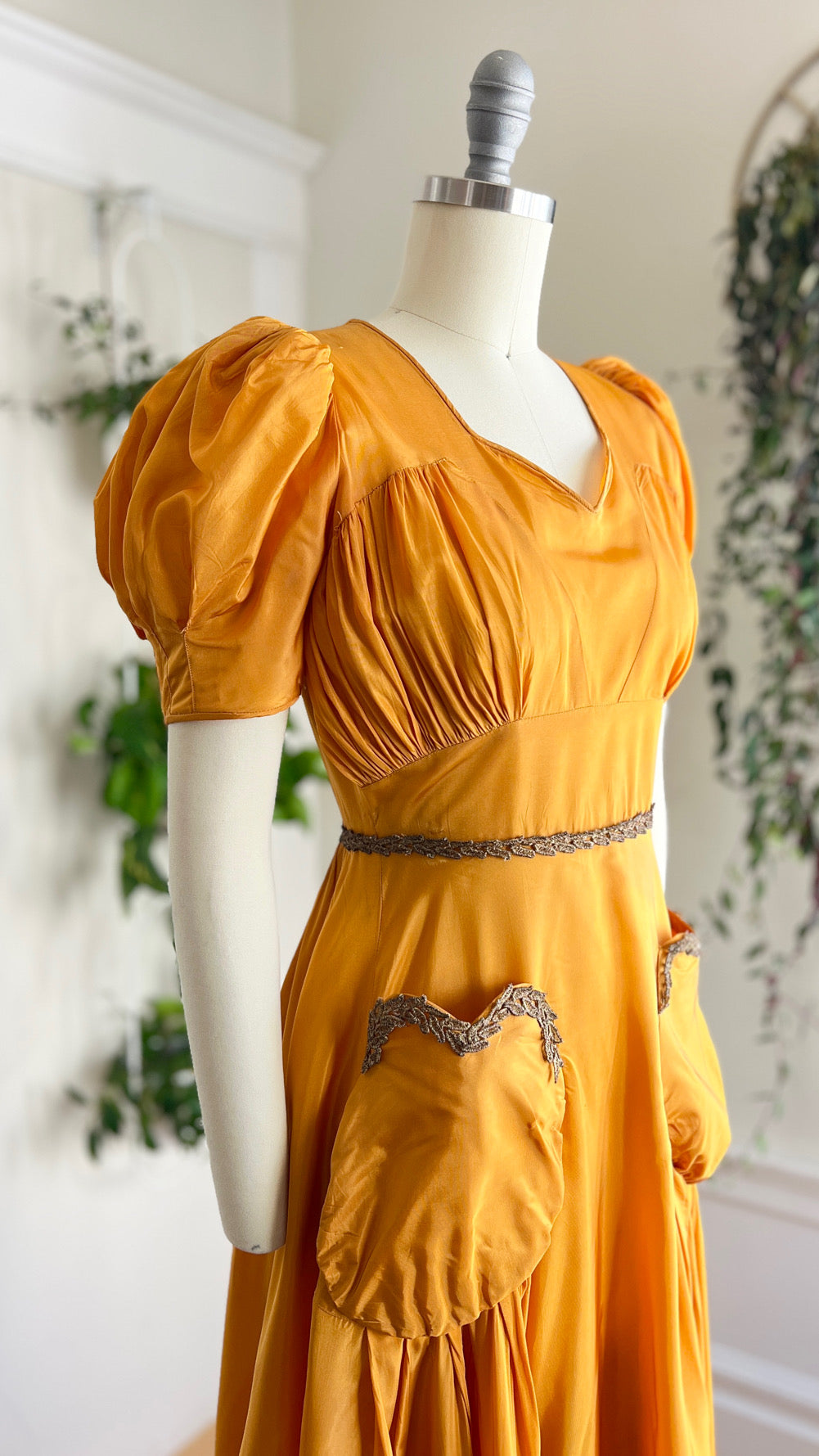 1940s Golden Sweetheart Gown | x-small