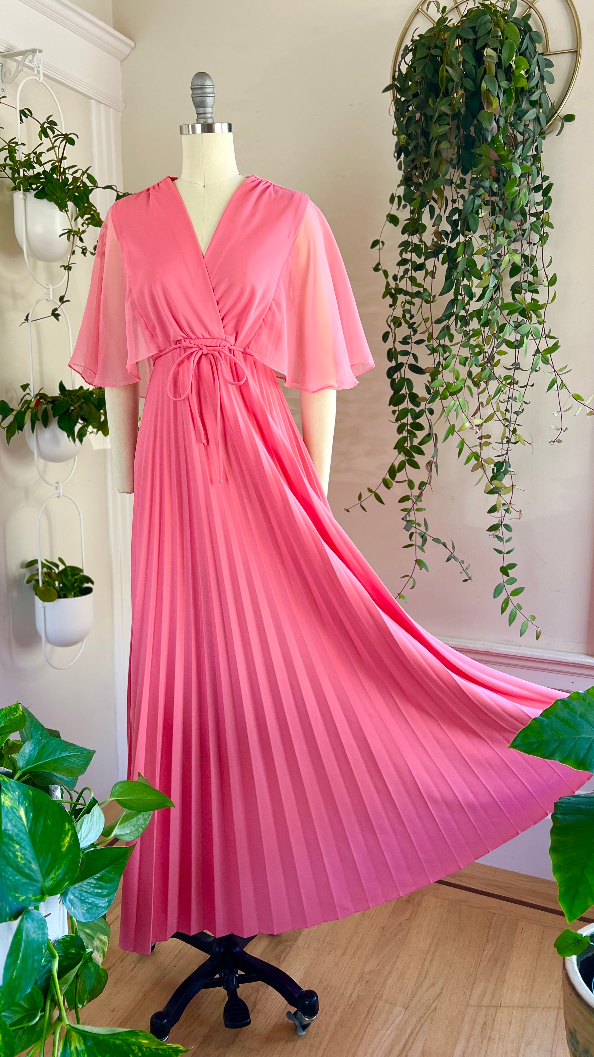 1970s Accordion Pleated Dress 1970s Accordion Pleated Dress