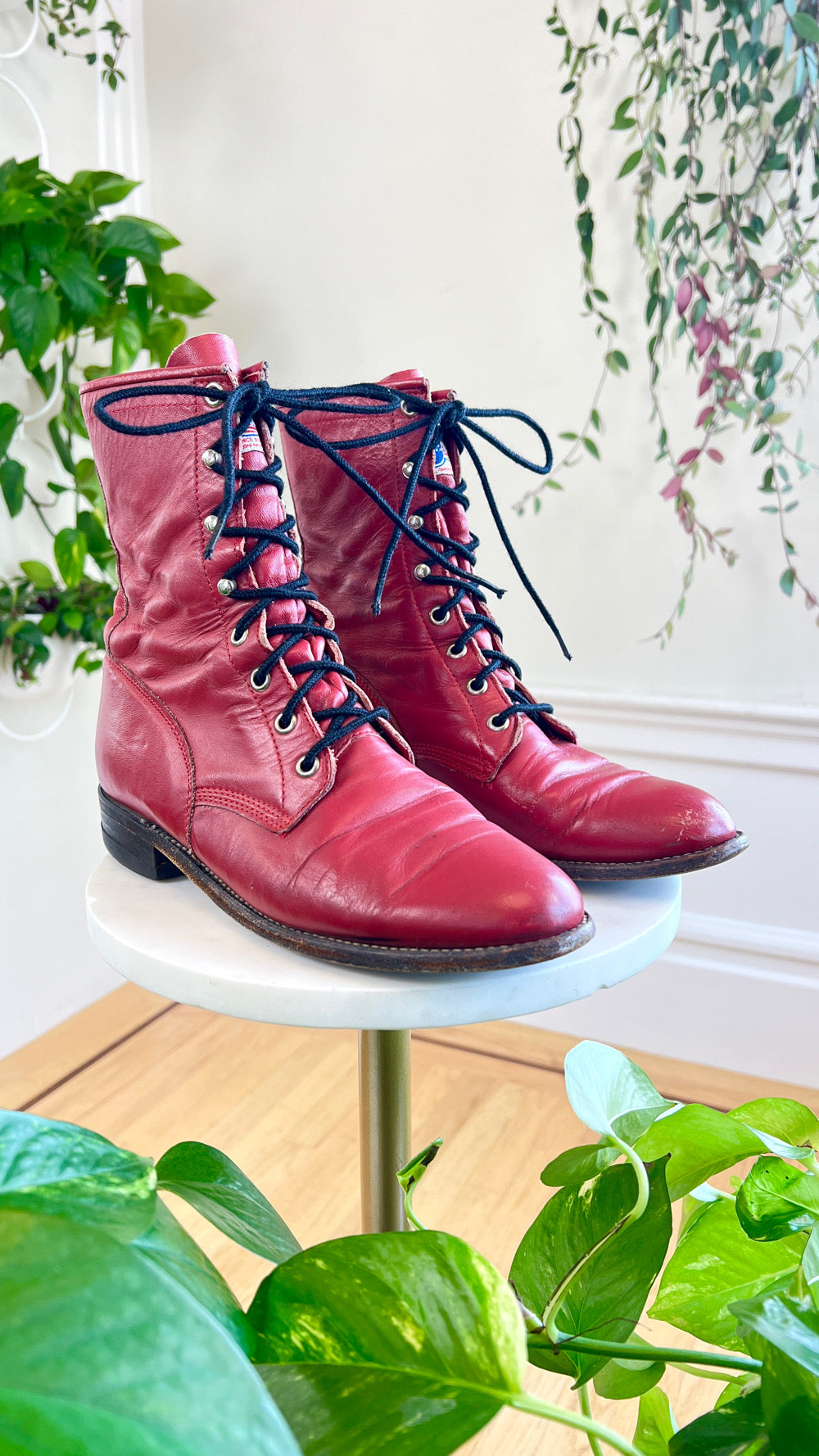 1980s 1990s JUSTIN Red Leather Roper Boots | size US 7