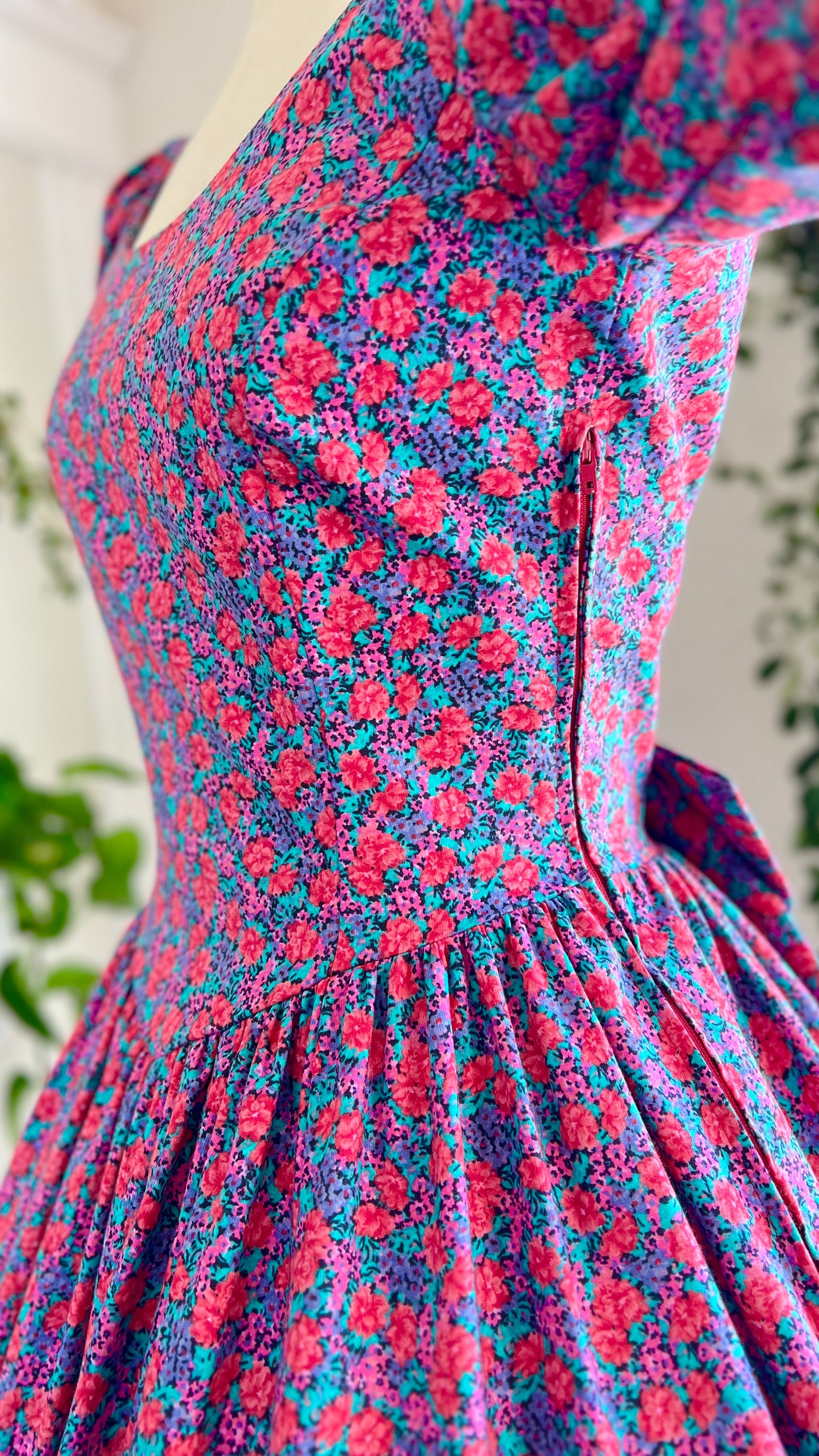 1980s LAURA ASHLEY Floral Dress | x-small/small