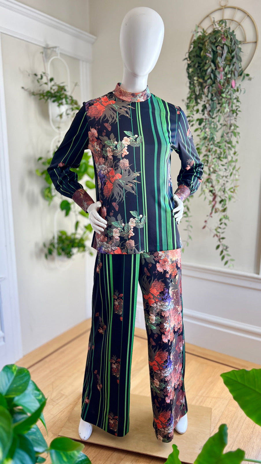 1970s Floral Striped Pant Suit | small