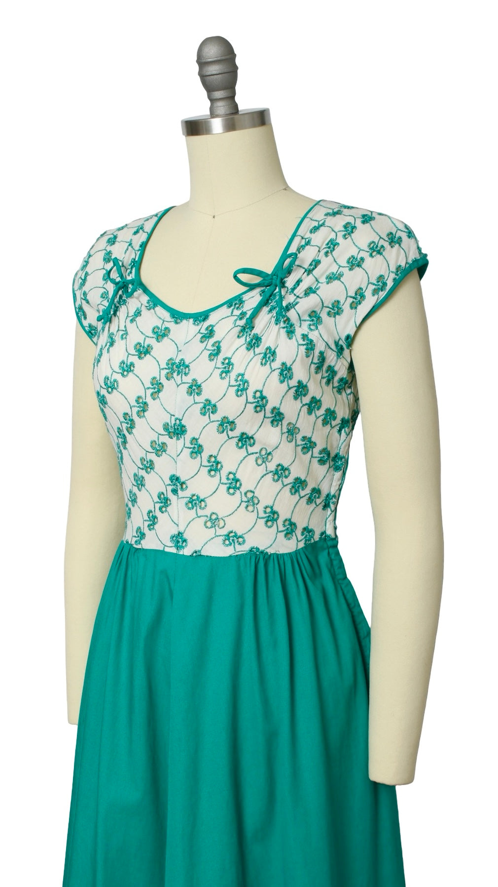 NEW | 1940s Green Eyelet Cotton Day Dress | x-smalll/small