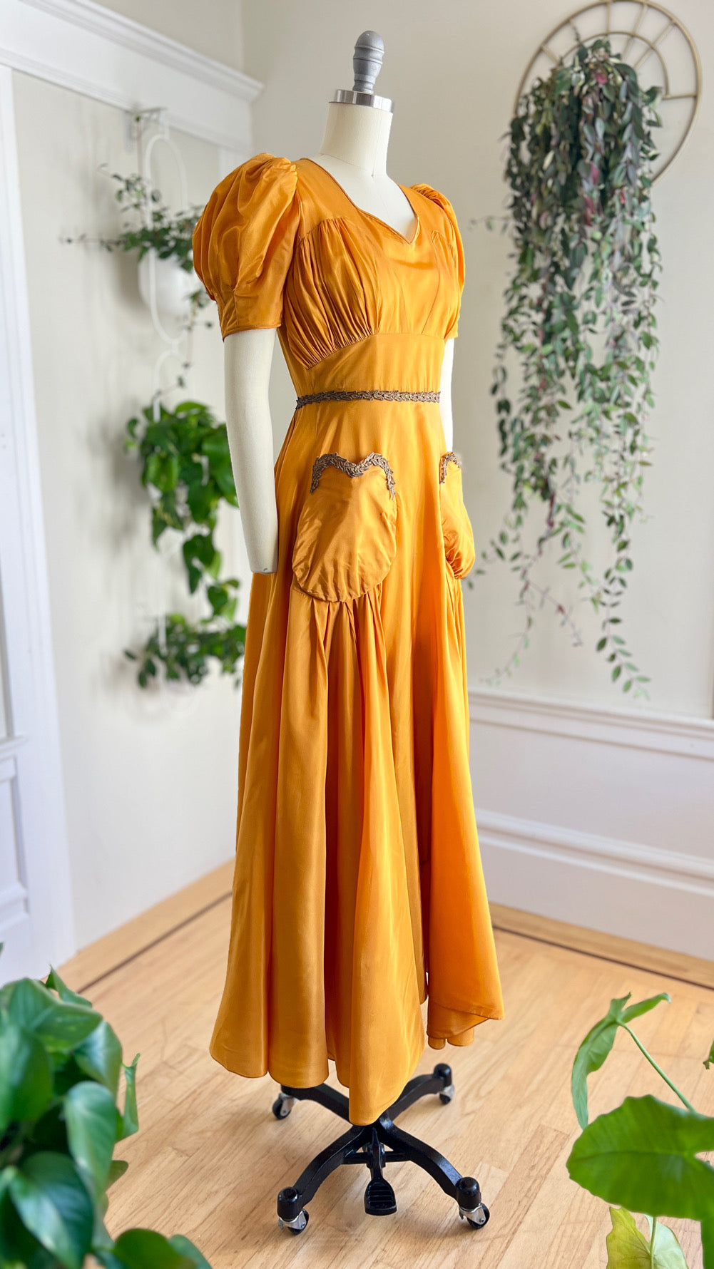 1940s Golden Sweetheart Gown | x-small