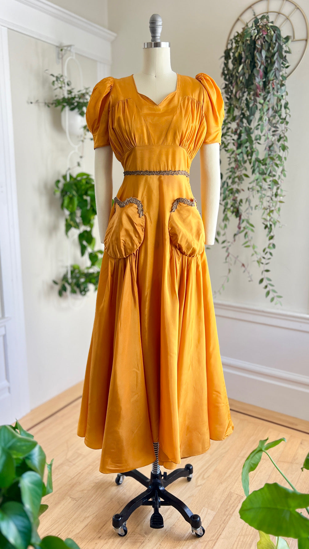 1940s Golden Sweetheart Gown | x-small