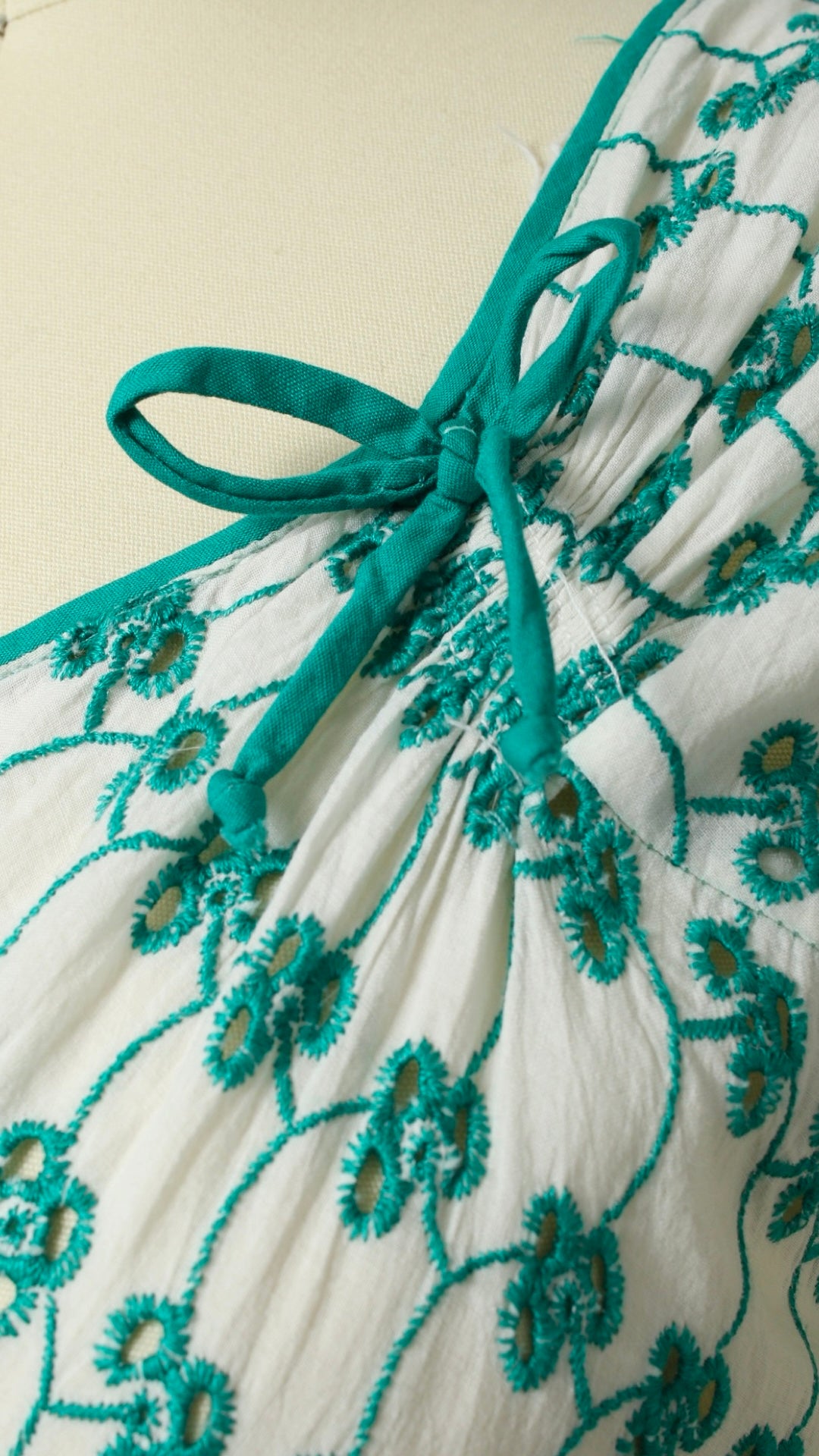 NEW | 1940s Green Eyelet Cotton Day Dress | x-smalll/small