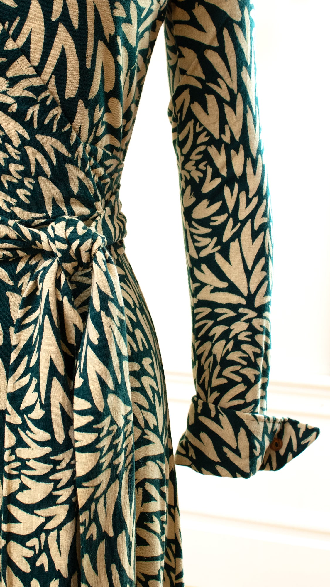 1970s DIANE VON FURSTENBERG Hearts Wrap Dress | x-small/small