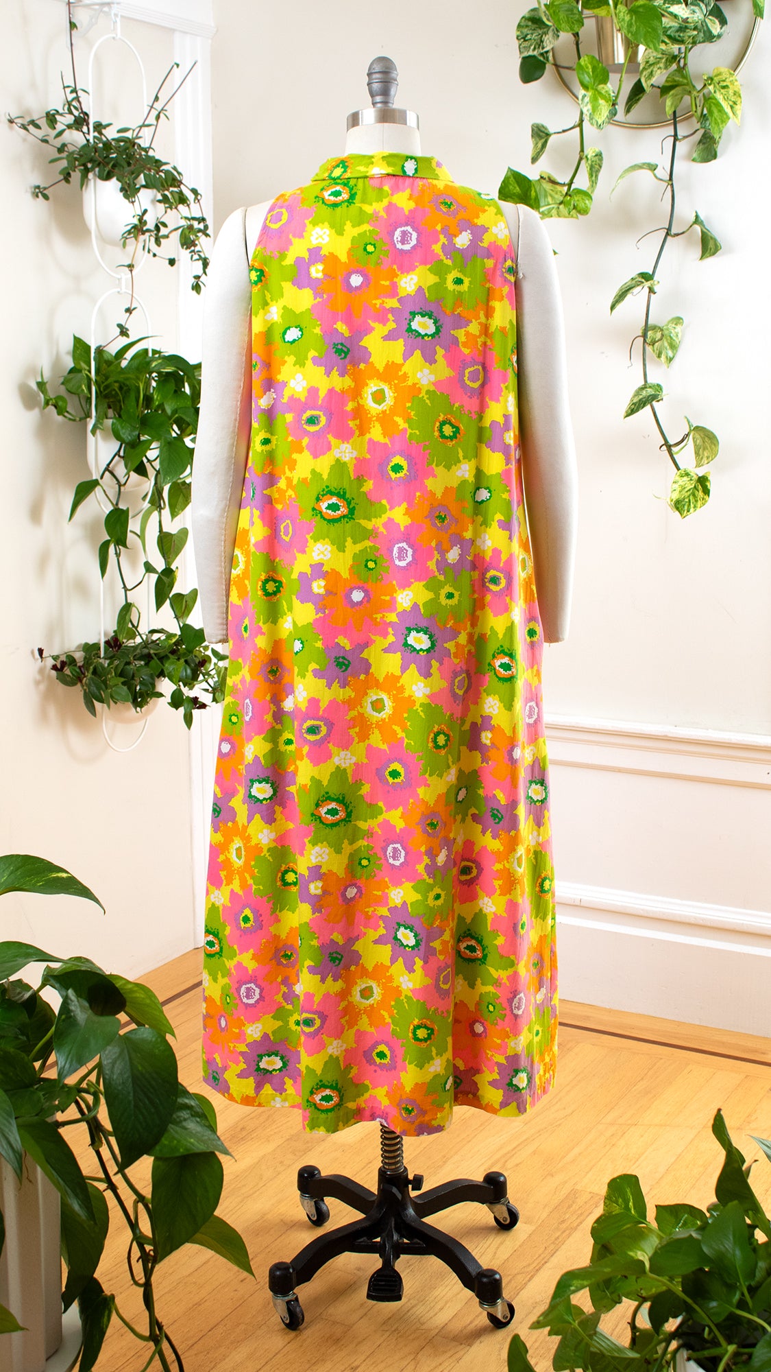 1960s Psychedelic Floral Trapeze Dress | medium