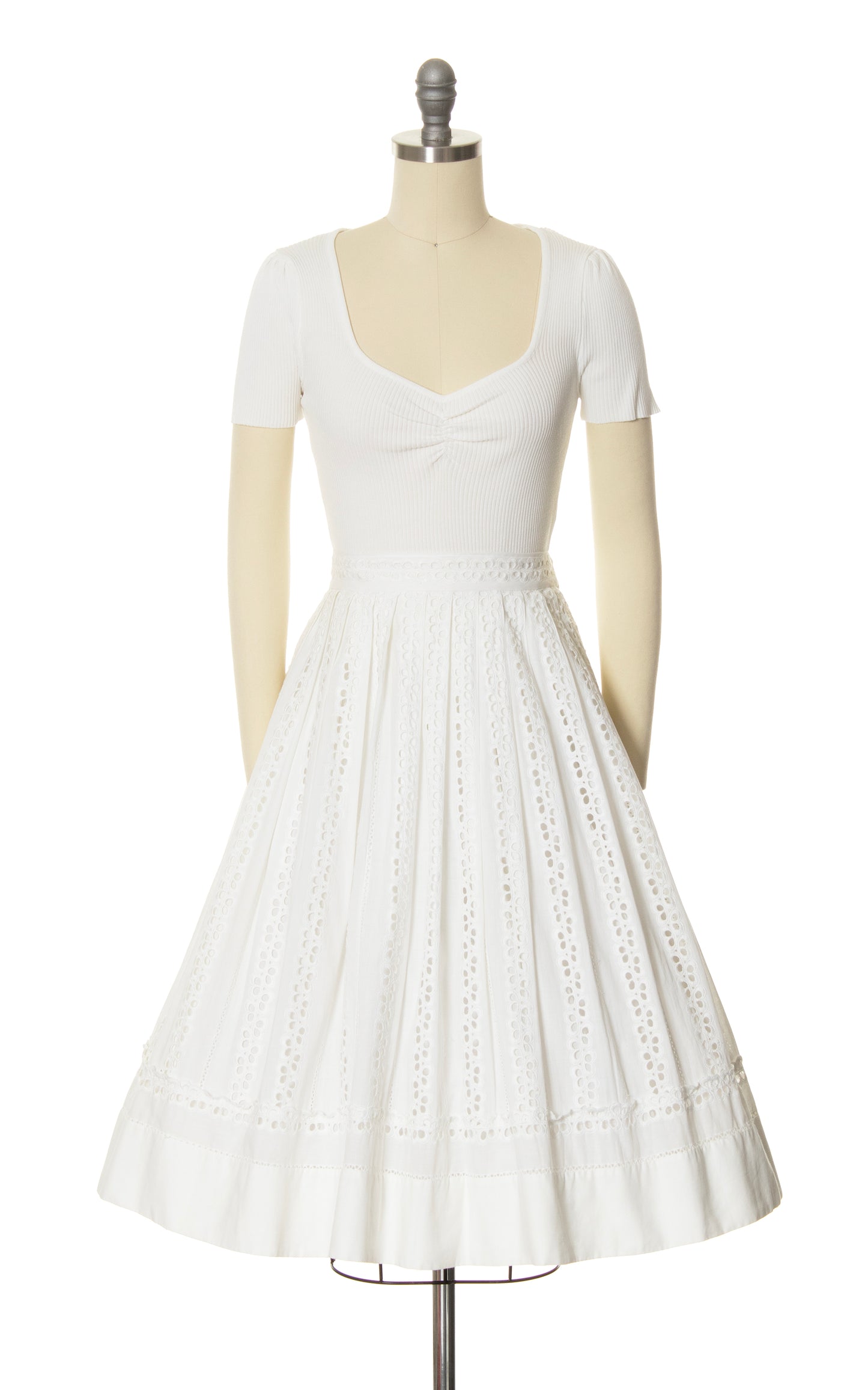 1950s White Eyelet Lace Skirt | small