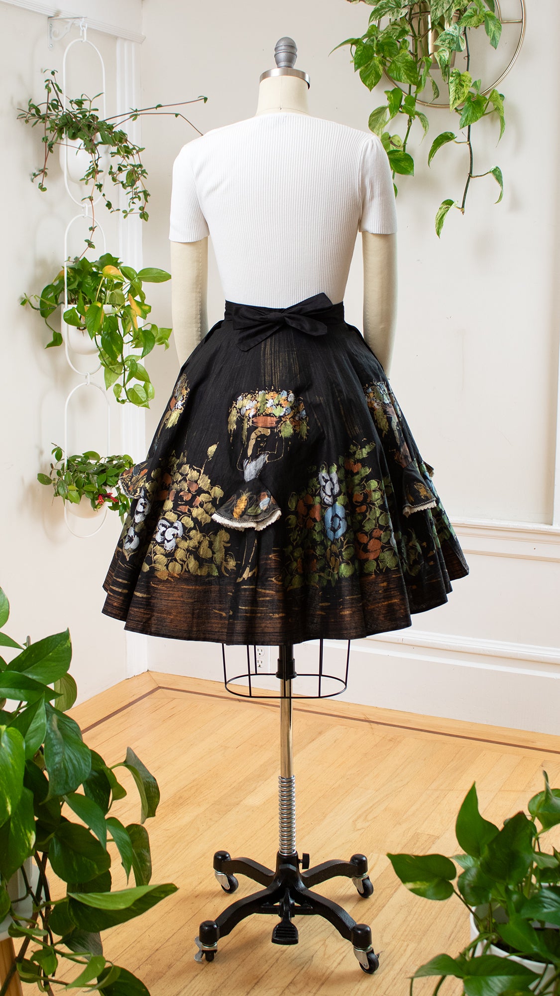 1950s Peek-A-Boo Mexican Novelty Border Print Skirt | x-small/small