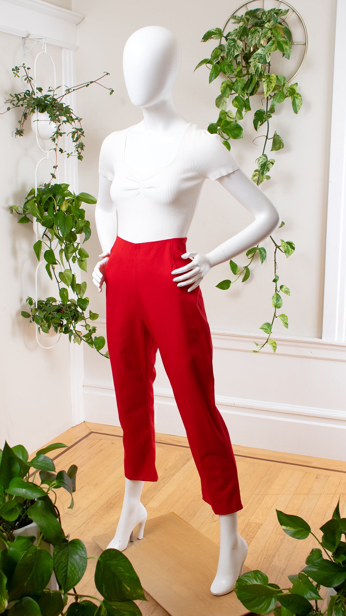 1960s Red Cotton Cropped Capri Pants | small