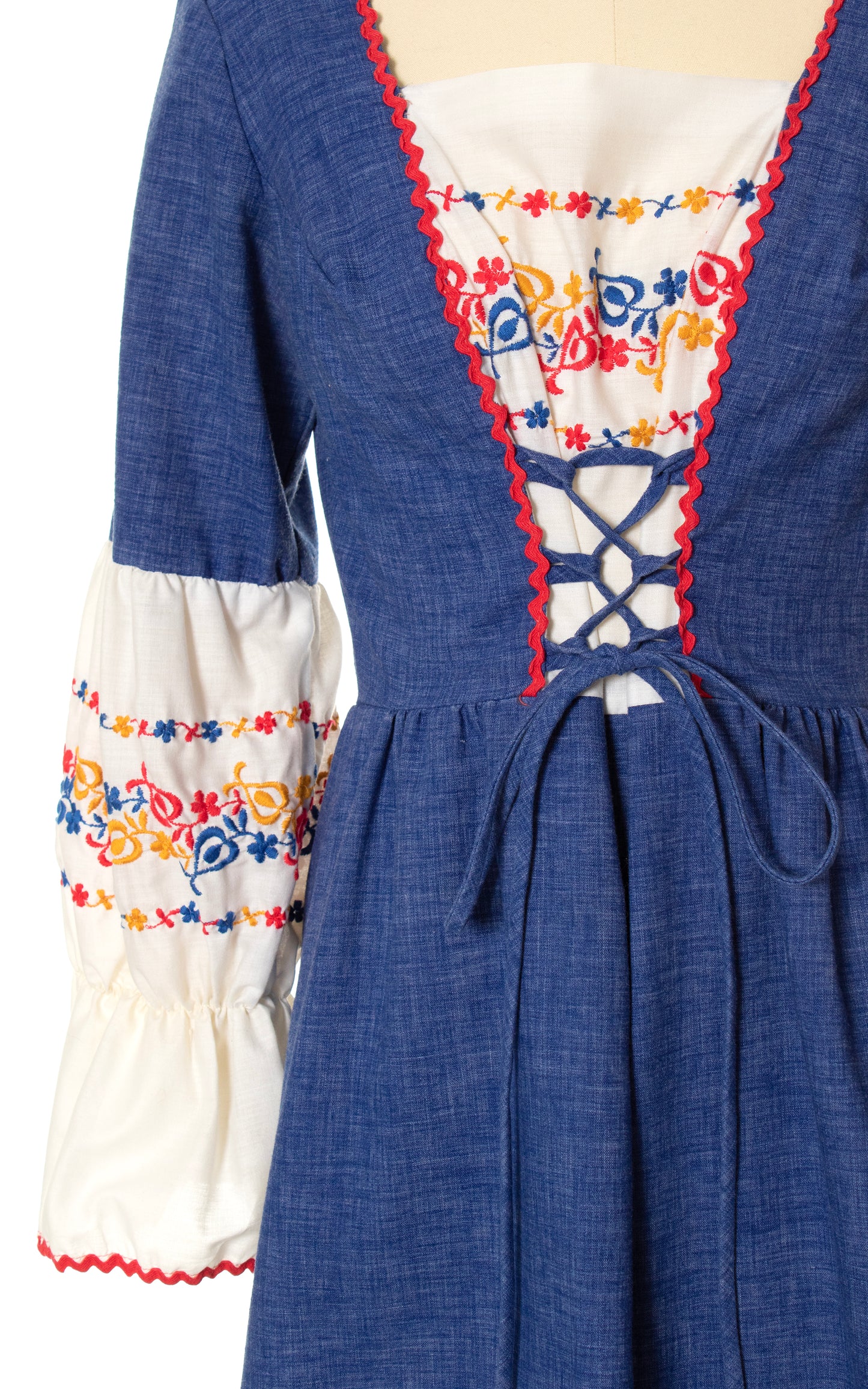 1970s Floral Embroidered Lace-Up Dress | small