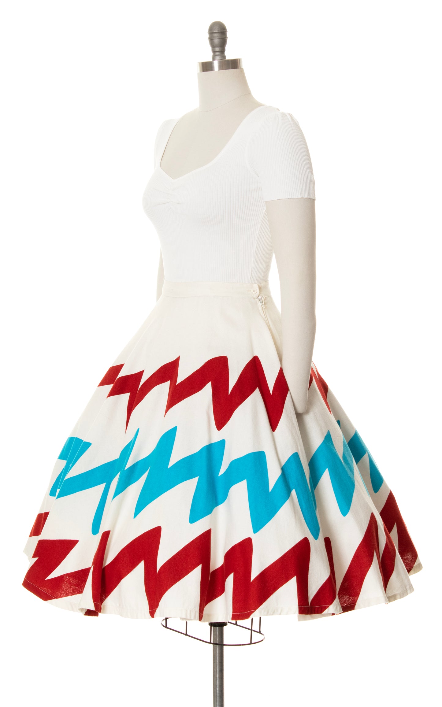 1970s does 1950s Zig Zag Circle Skirt | small