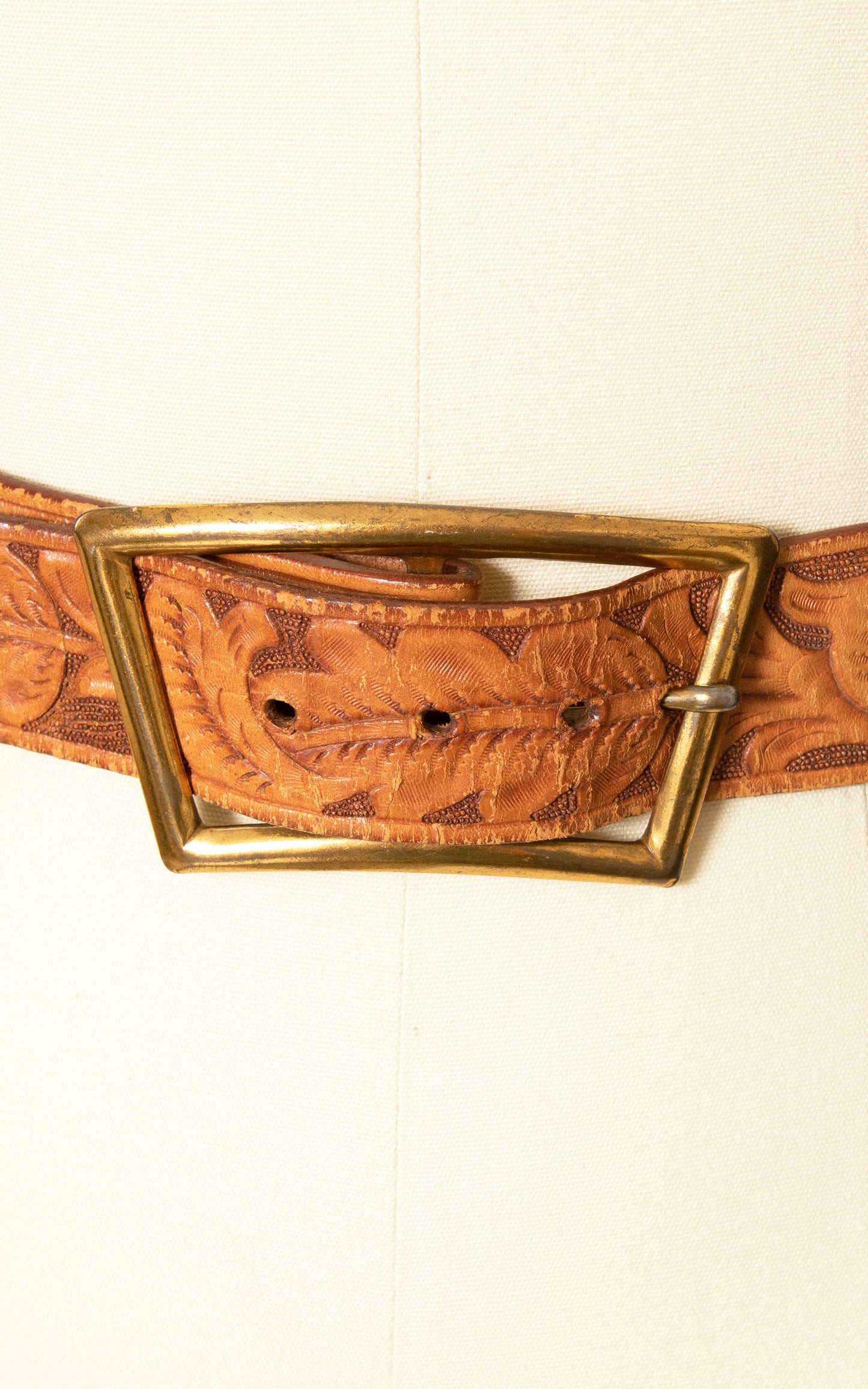 Vintage Tooled Leather Cinch Belt | small/medium