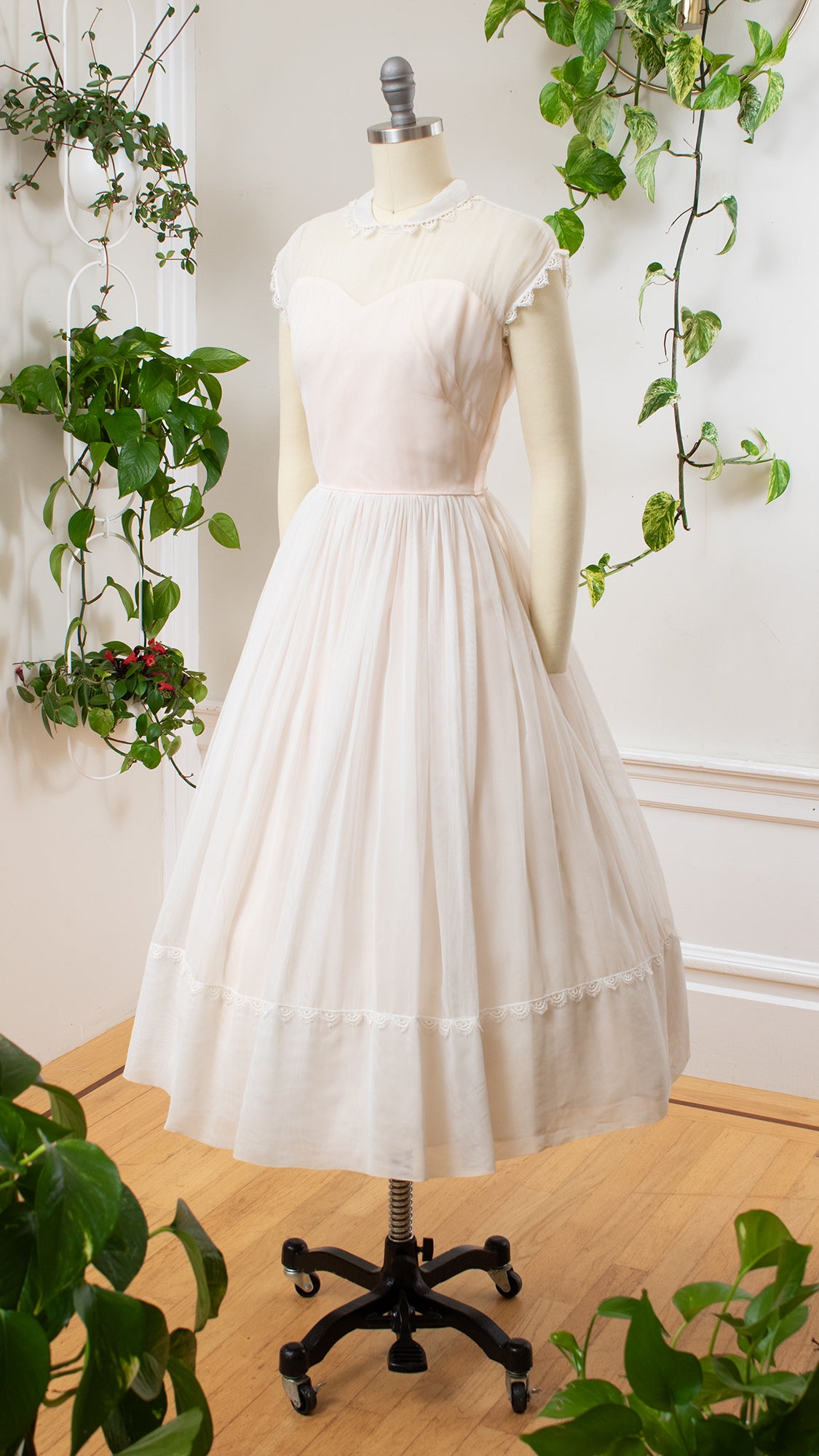 1950s white dress Deep V-Neck Embroidered Floral cast in a beautiful white bengaline to showcase your heart Vintage A-line 1950s Lace Wedding