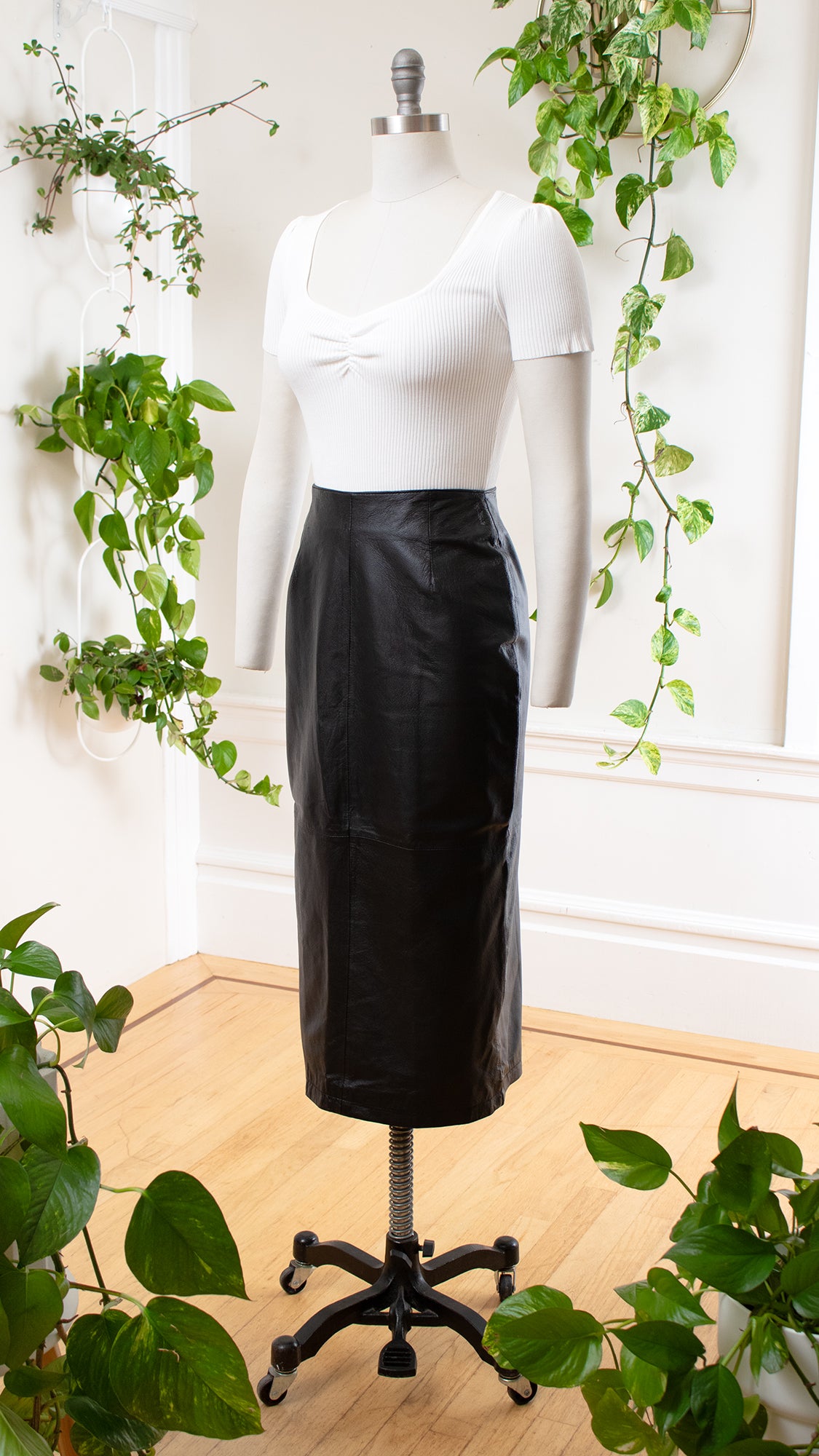 1980s Deadstock Black Leather Pencil Skirt | small