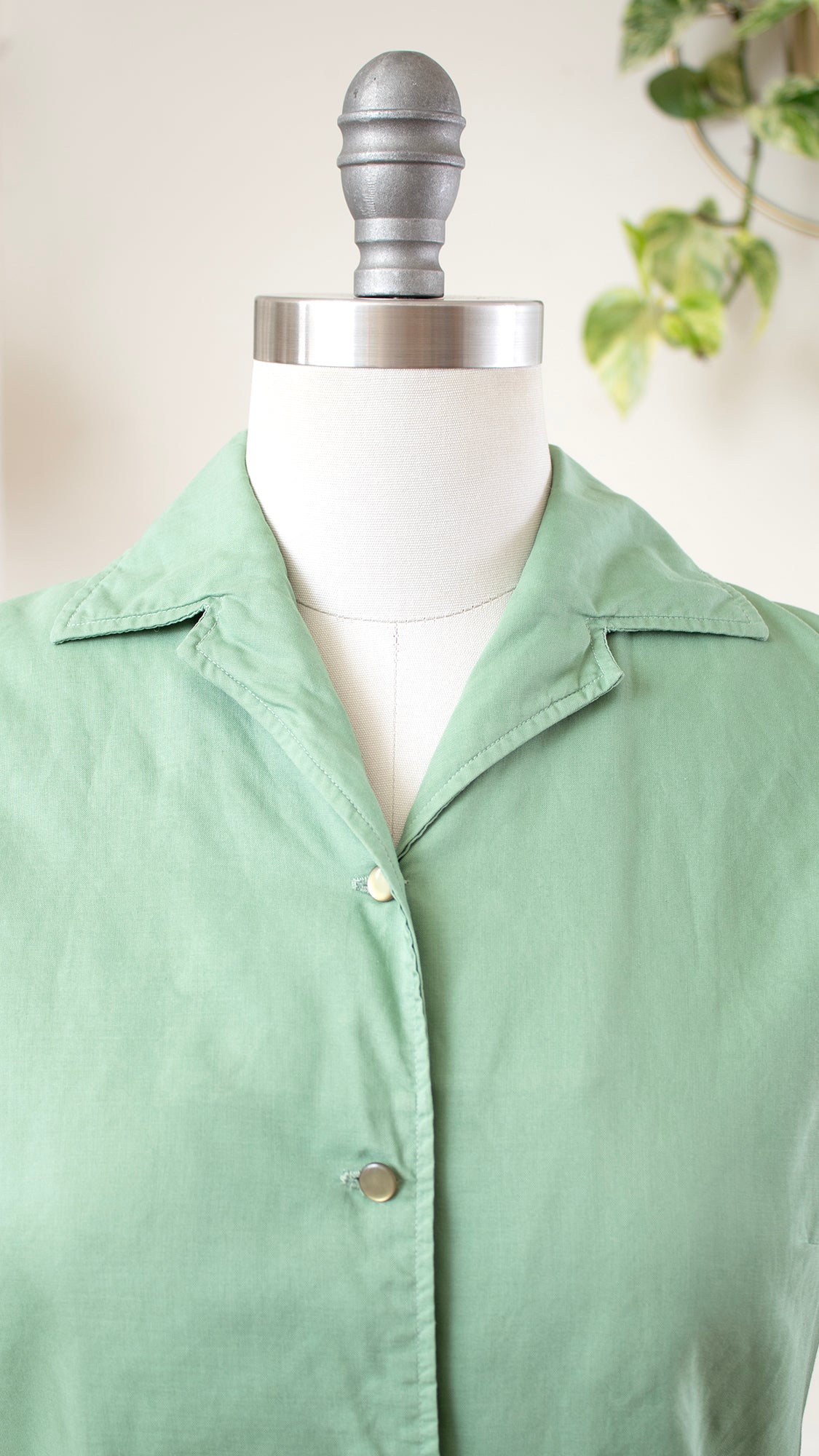 NEW ⭐️ 1950s Sage Green Sleeveless Blouse | small/medium